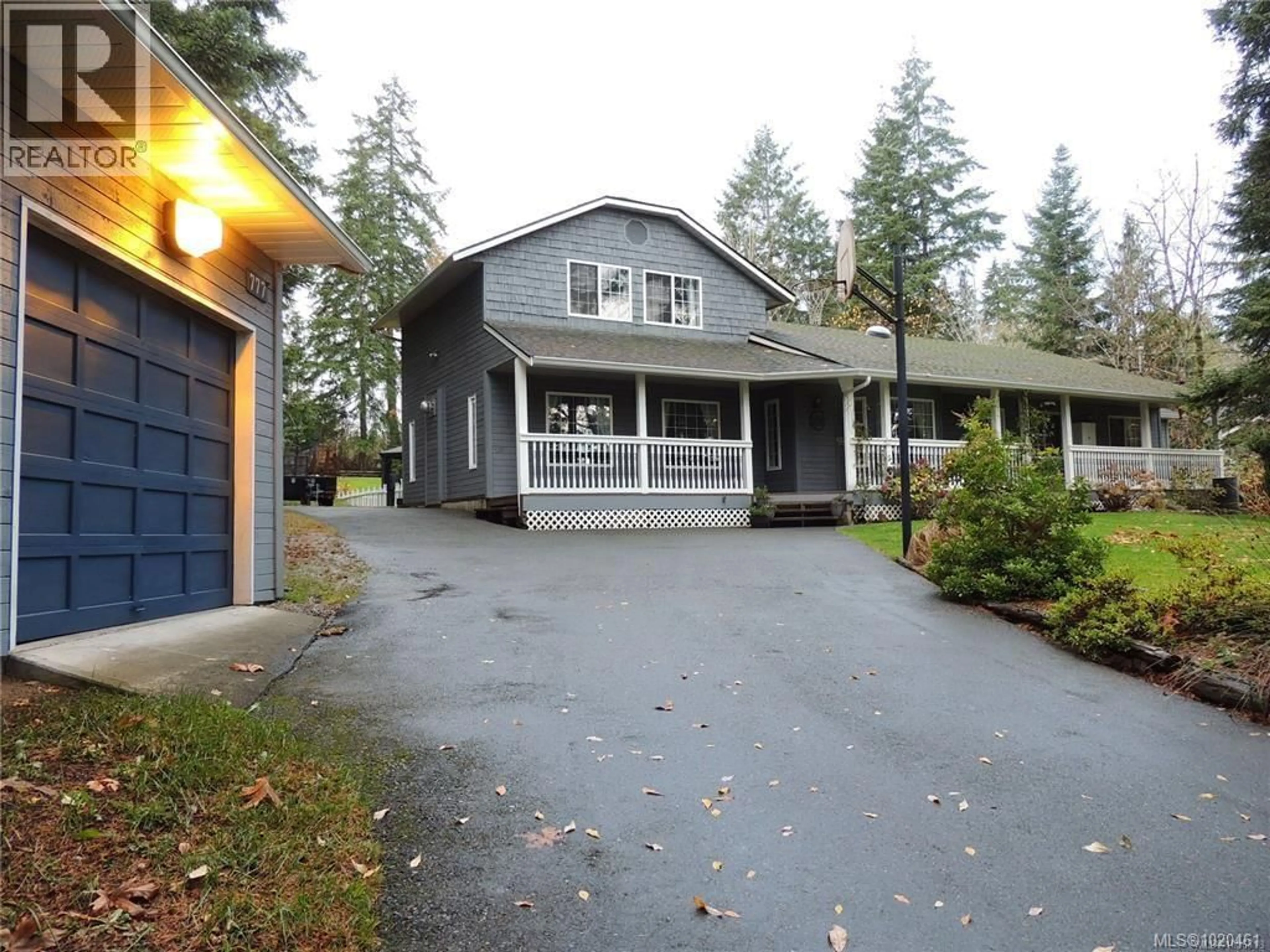 Home with vinyl exterior material, street for 777 SALSBURY ROAD, Courtenay British Columbia V9N9M2