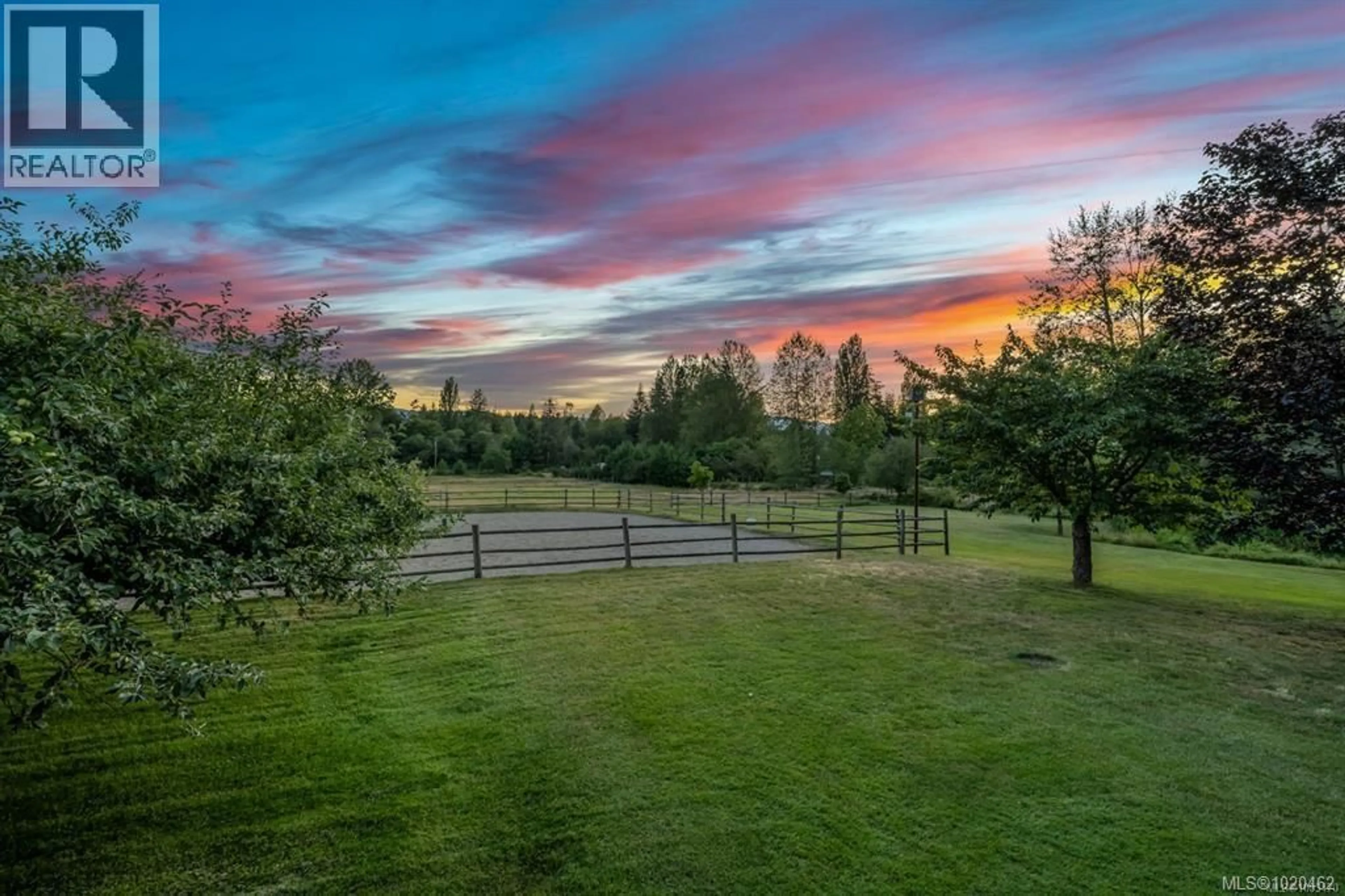 A pic from outside/outdoor area/front of a property/back of a property/a pic from drone, forest/trees view for 6392 ISLAND HIGHWAY NORTH, Courtenay British Columbia V9J1T7