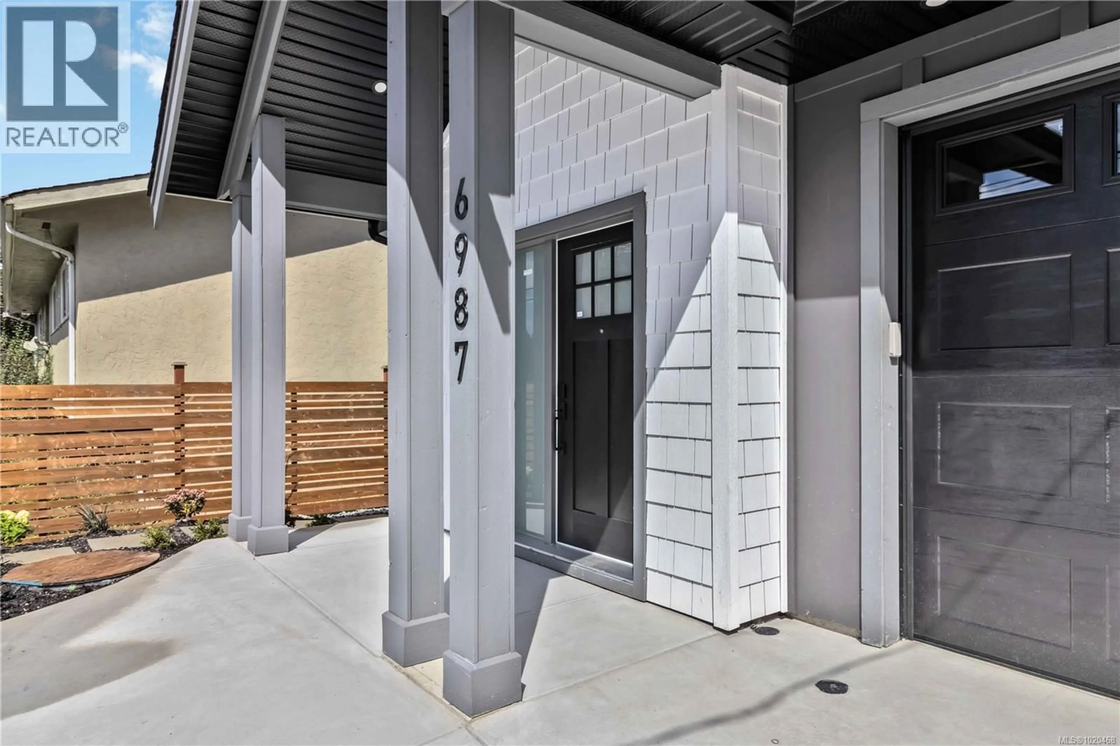 Indoor entryway for 6987 HAGAN ROAD, Central Saanich British Columbia V8M1B3