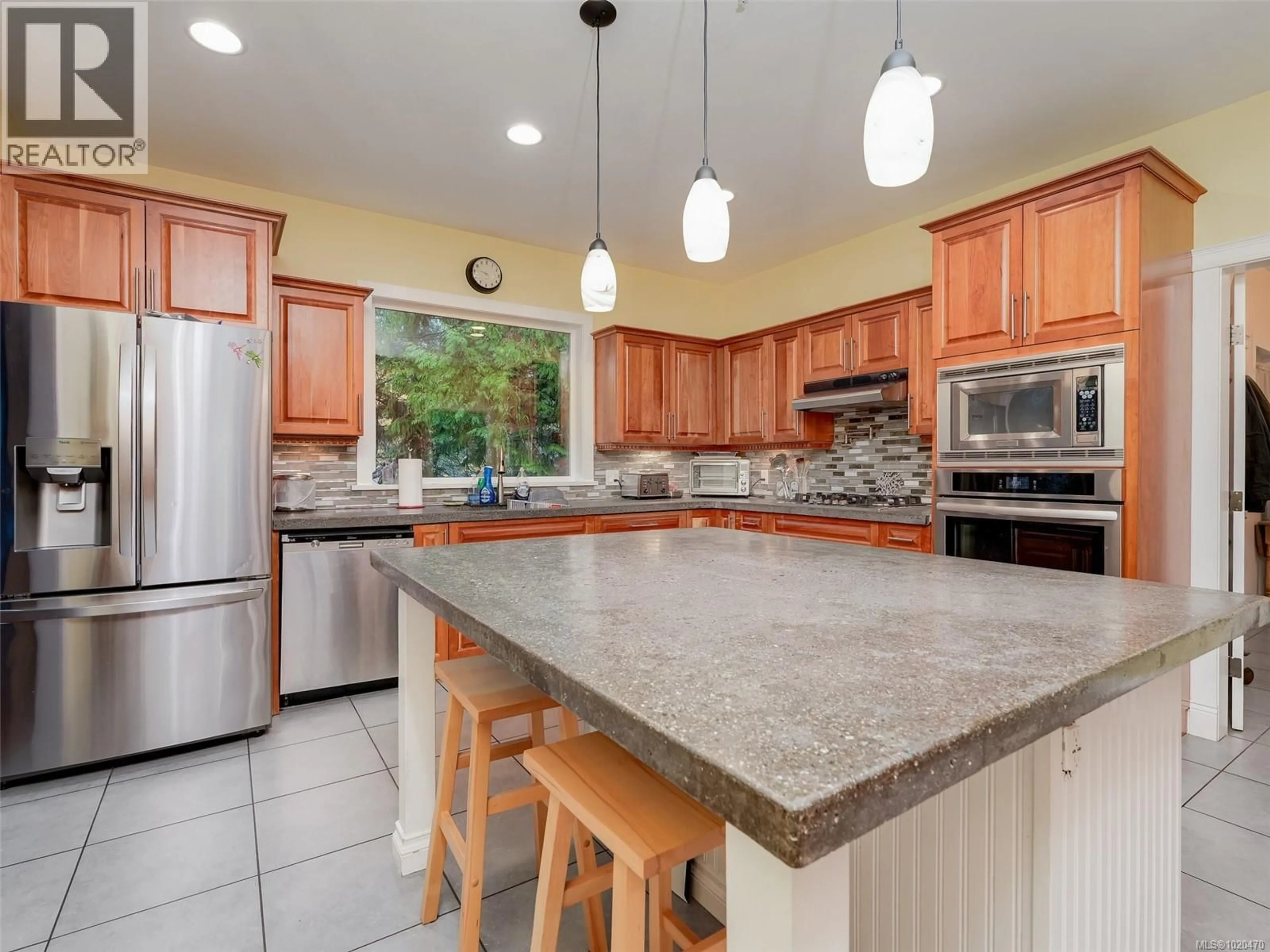 Open concept kitchen, ceramic/tile floor for 2984 LAKEWOOD PLACE, Langford British Columbia V9B6B1