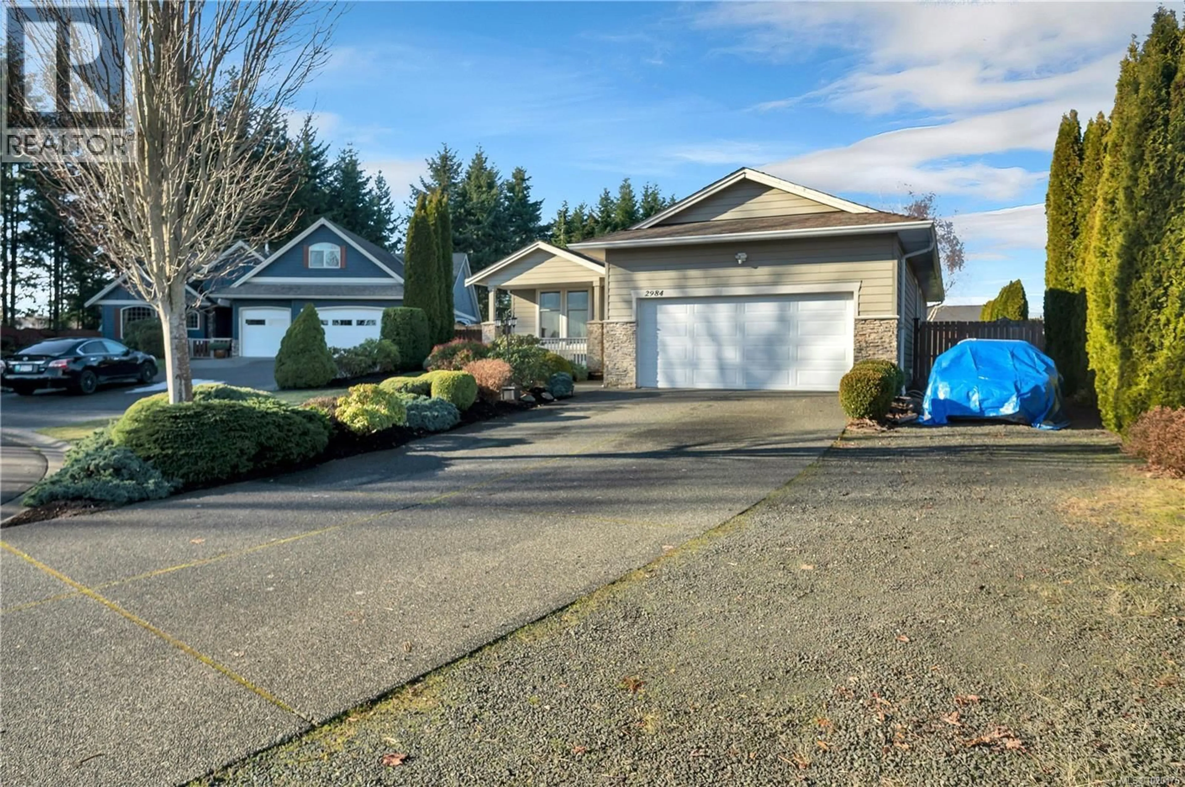 Home with vinyl exterior material, street for 2984 THURSTON PLACE, Campbell River British Columbia V9H0A6