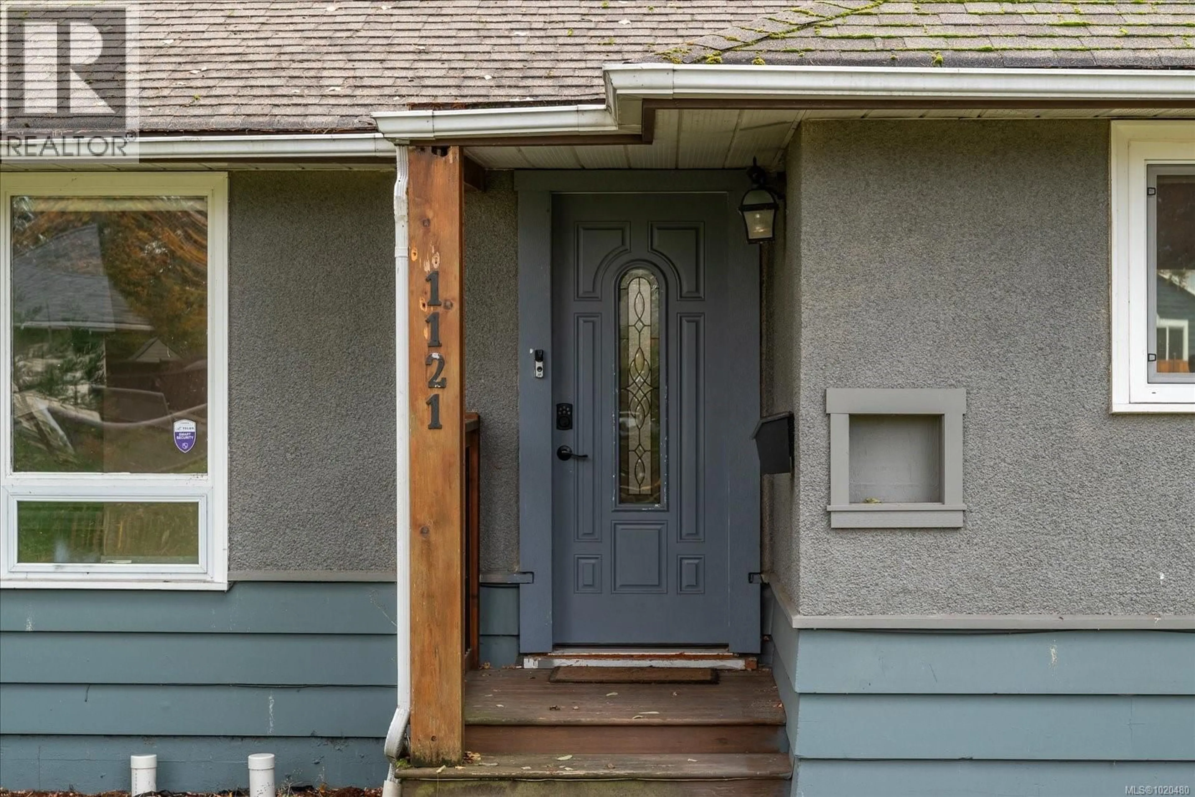 Home with vinyl exterior material, street for 1121 BUSH STREET, Nanaimo British Columbia V9S2G1