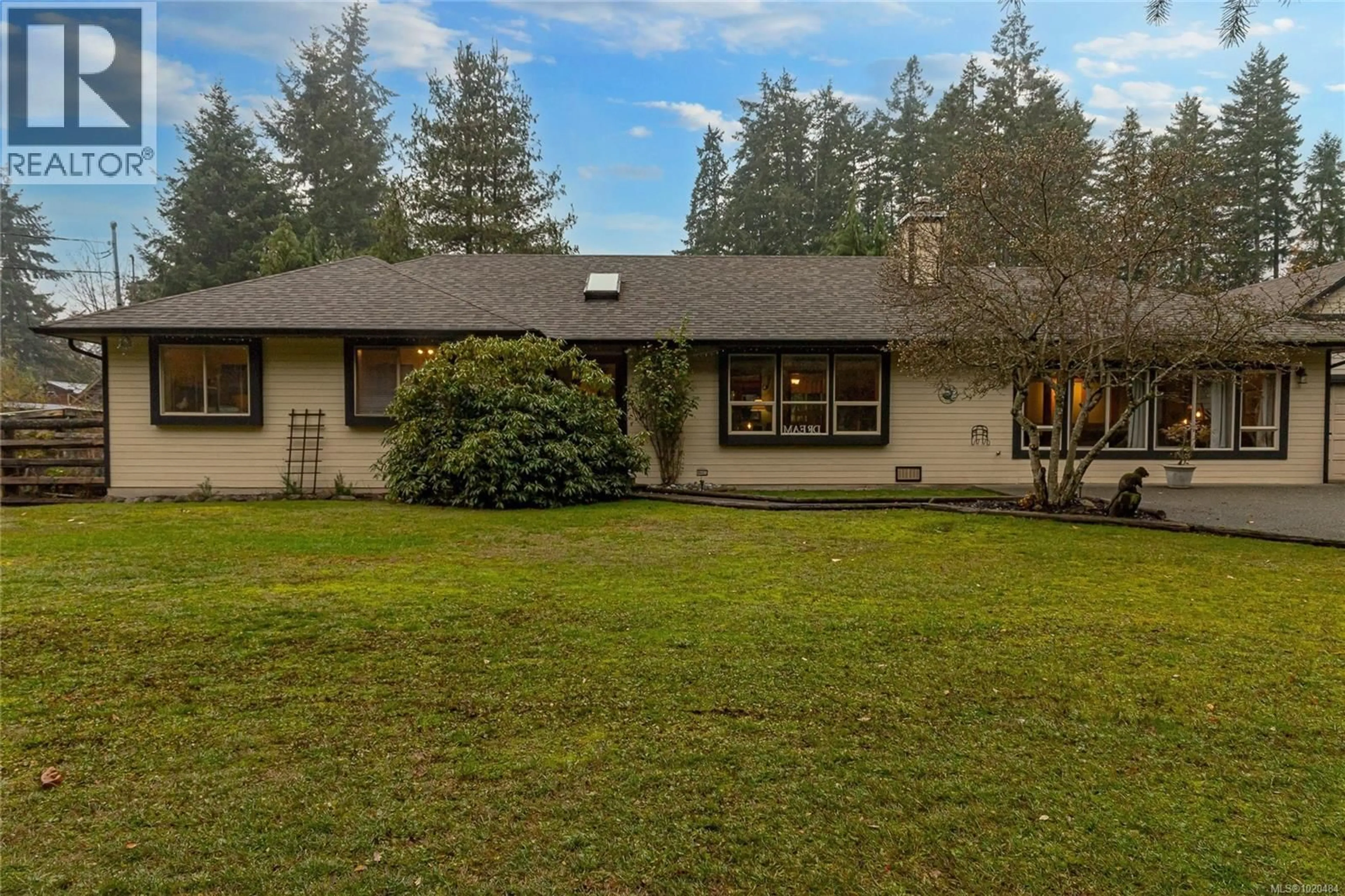 A pic from outside/outdoor area/front of a property/back of a property/a pic from drone, unknown for 5141 ELLISON PLACE, Duncan British Columbia V9L6H5