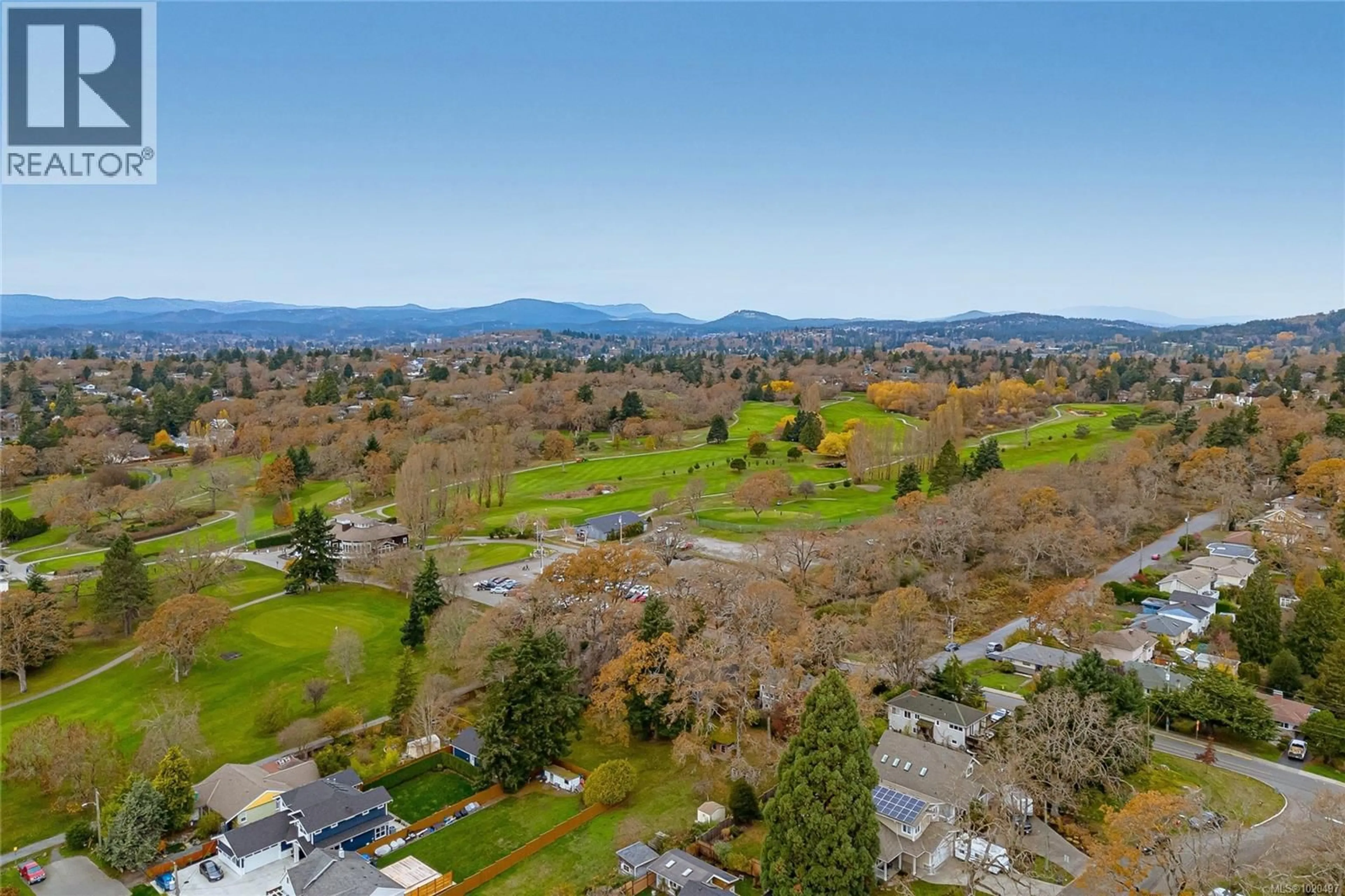 A pic from outside/outdoor area/front of a property/back of a property/a pic from drone, mountain view for 1465 DERBY ROAD, Saanich British Columbia V8P1T2