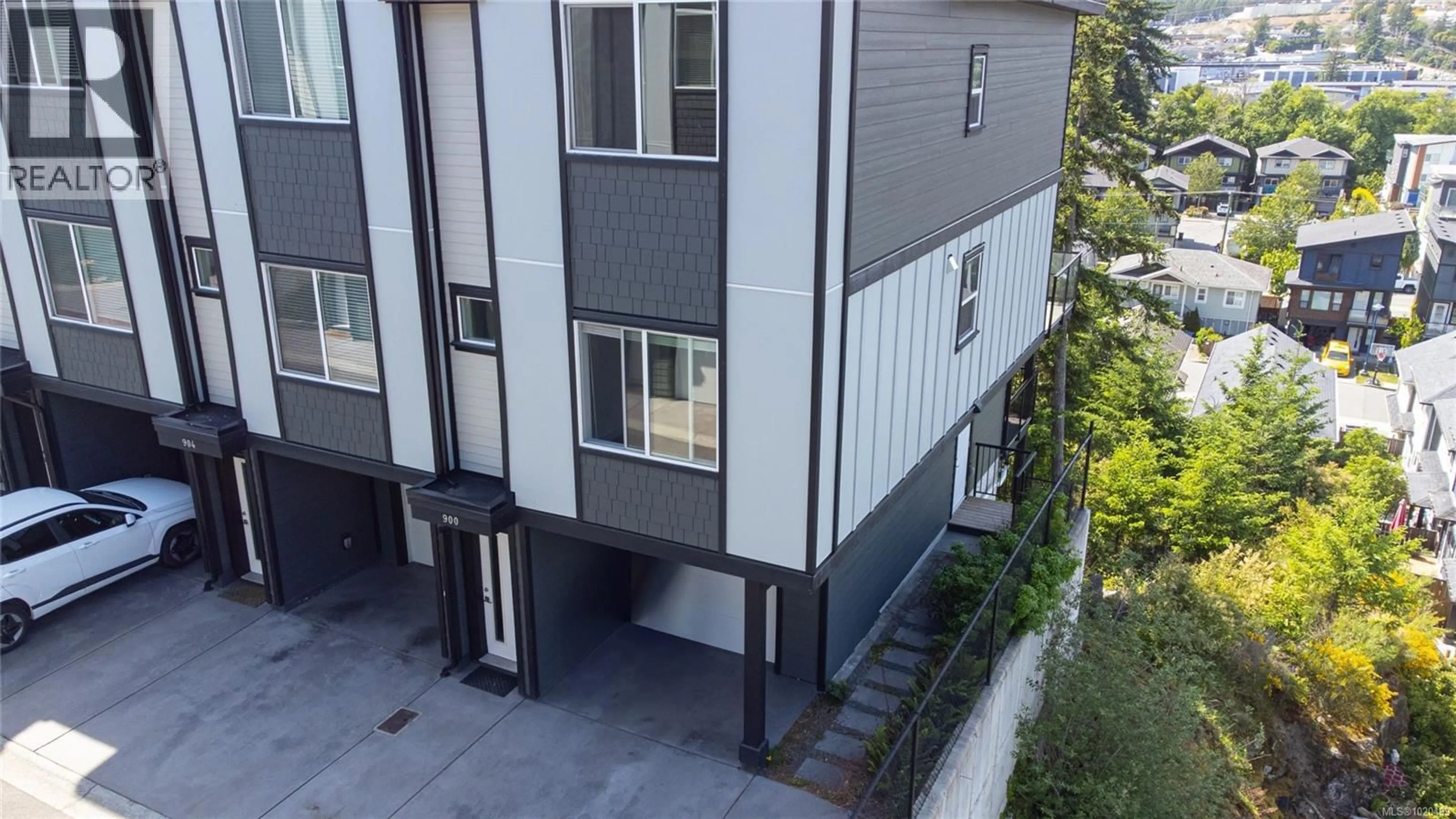 A pic from outside/outdoor area/front of a property/back of a property/a pic from drone, unknown for 900 TURNSTONE RIDGE, Langford British Columbia V9C2Y4