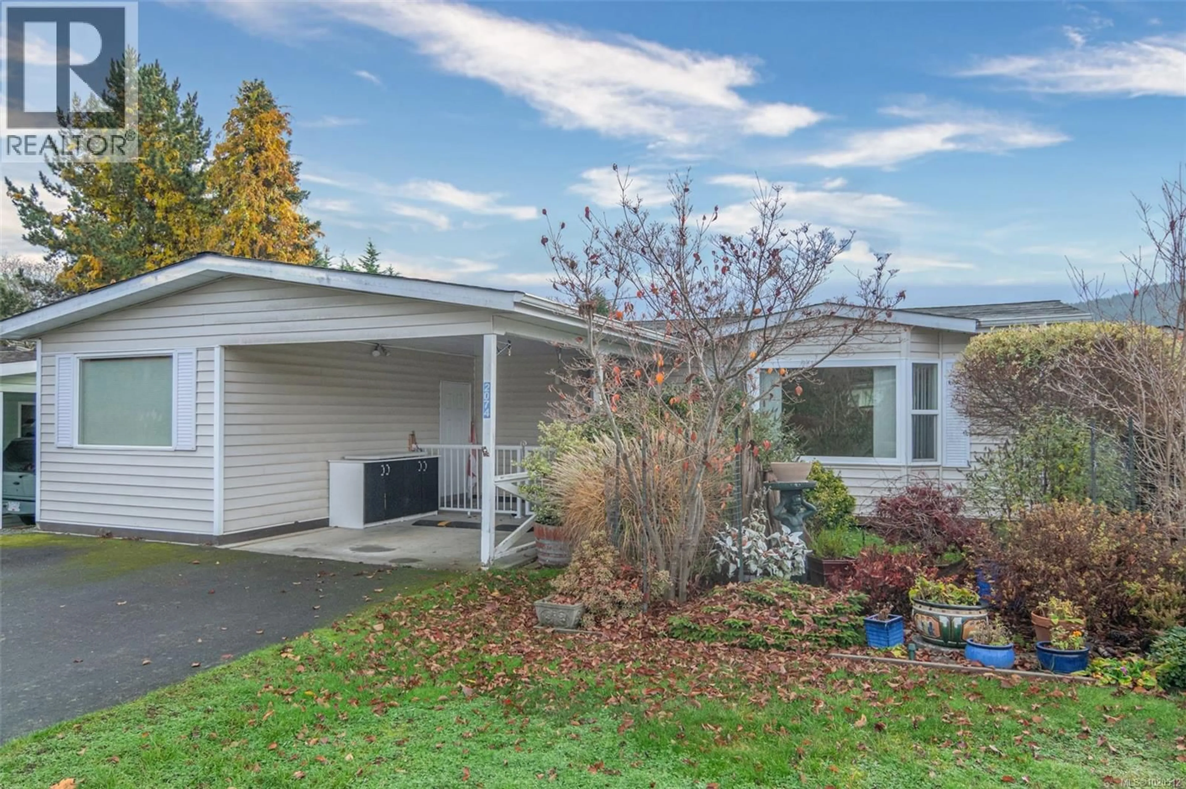 Home with vinyl exterior material, street for 2074 - 135 BRINKWORTHY ROAD, Salt Spring British Columbia V8K1S2