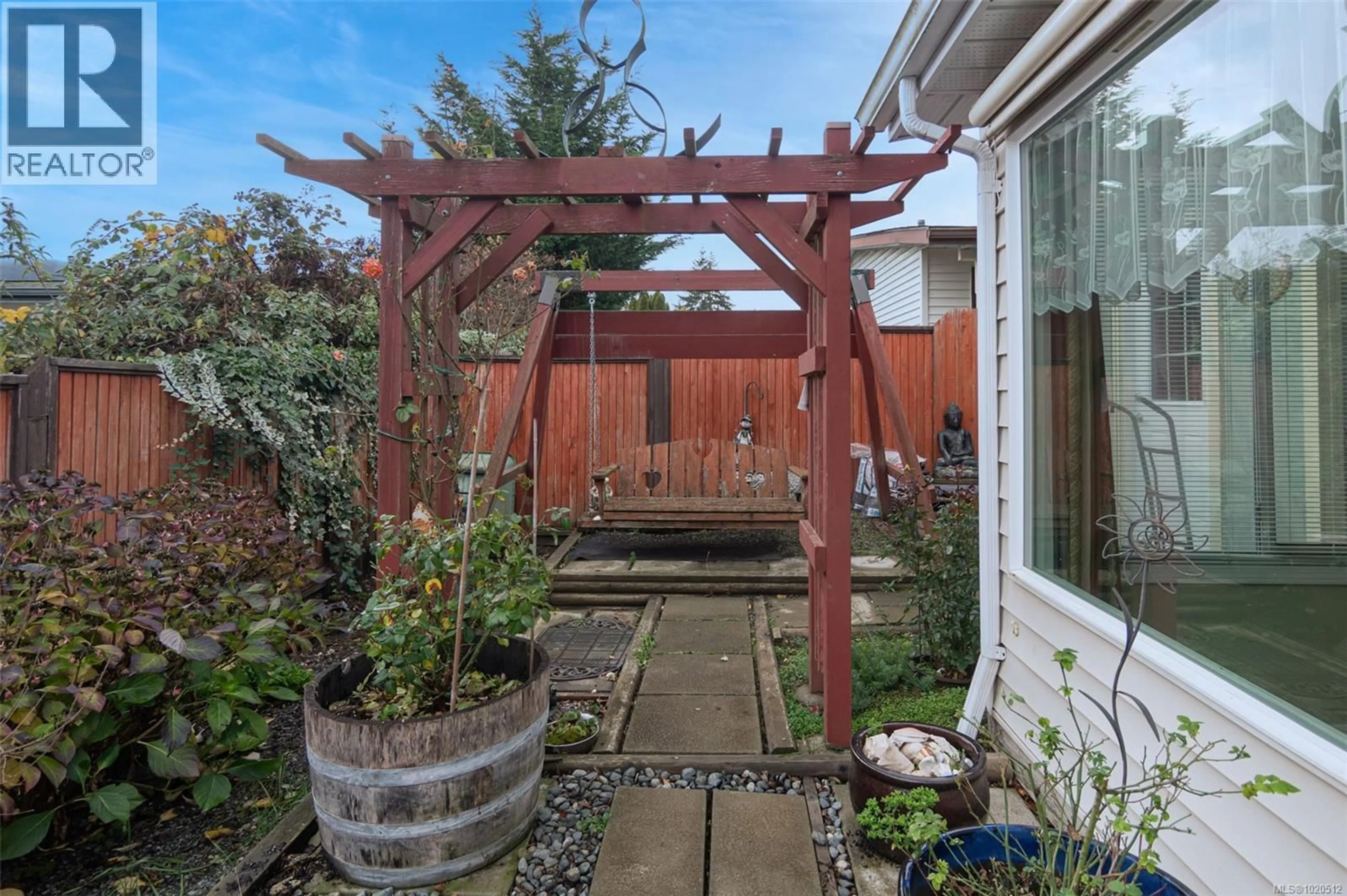 Patio, street for 2074 - 135 BRINKWORTHY ROAD, Salt Spring British Columbia V8K1S2