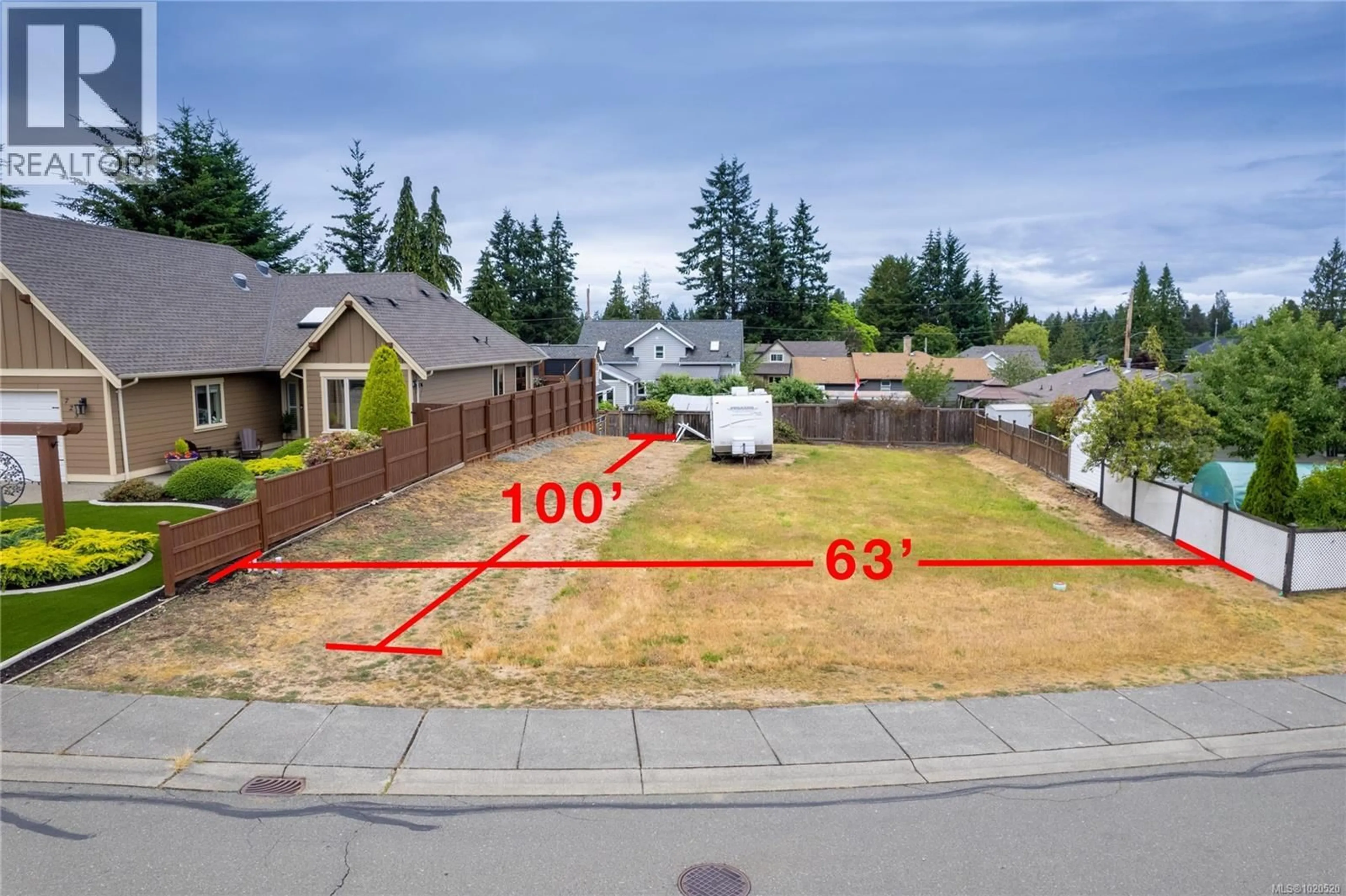 A pic from outside/outdoor area/front of a property/back of a property/a pic from drone, street for 715 DOEHLE AVENUE, Parksville British Columbia V9P2V1