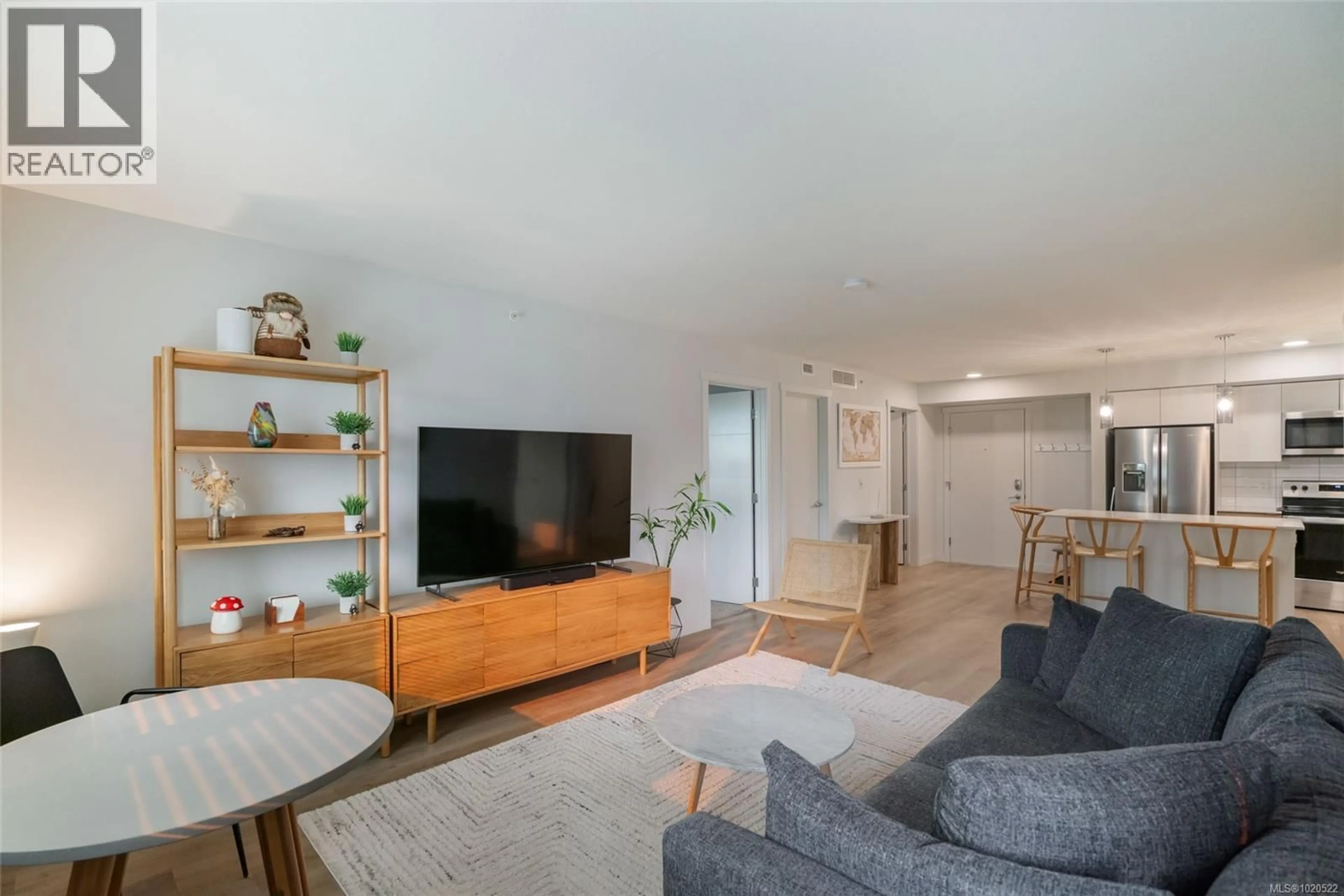 Living room with furniture, unknown for 202 - 4820 CEDAR RIDGE PLACE, Nanaimo British Columbia V9T0M7