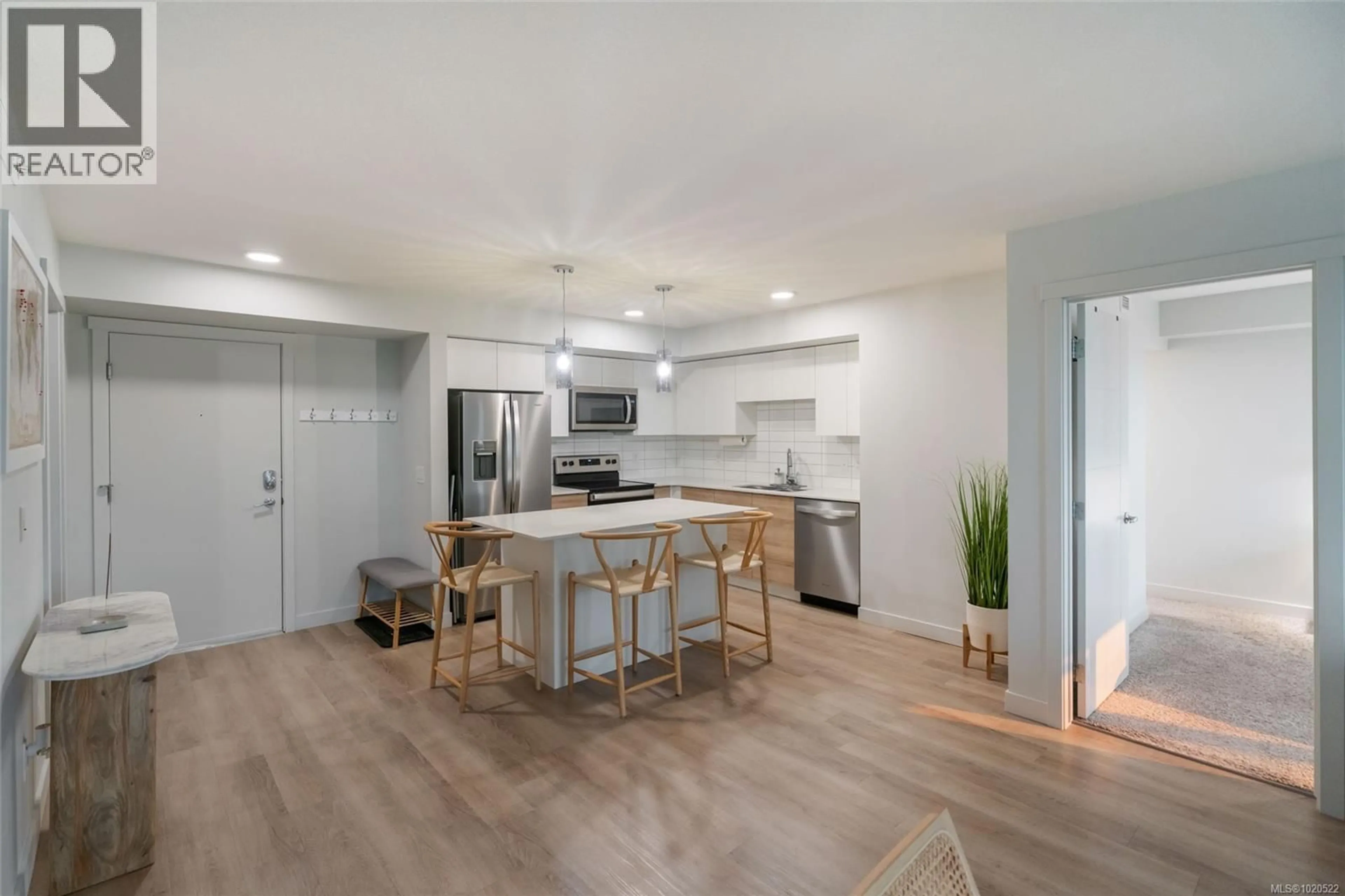 Open concept kitchen, unknown for 202 - 4820 CEDAR RIDGE PLACE, Nanaimo British Columbia V9T0M7