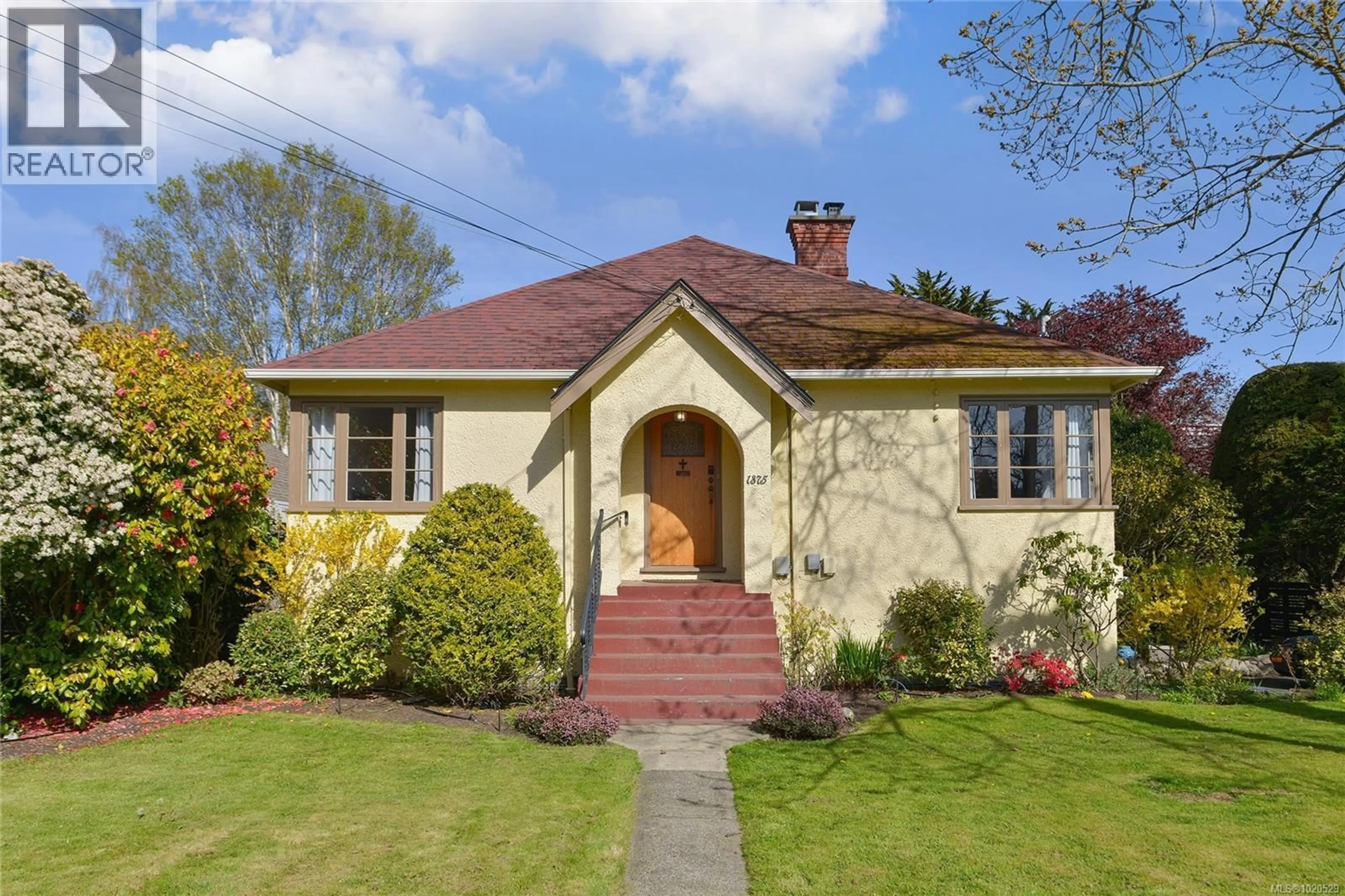 Home with brick exterior material, street for 1375 MONTEREY AVENUE, Oak Bay British Columbia V8S4V9