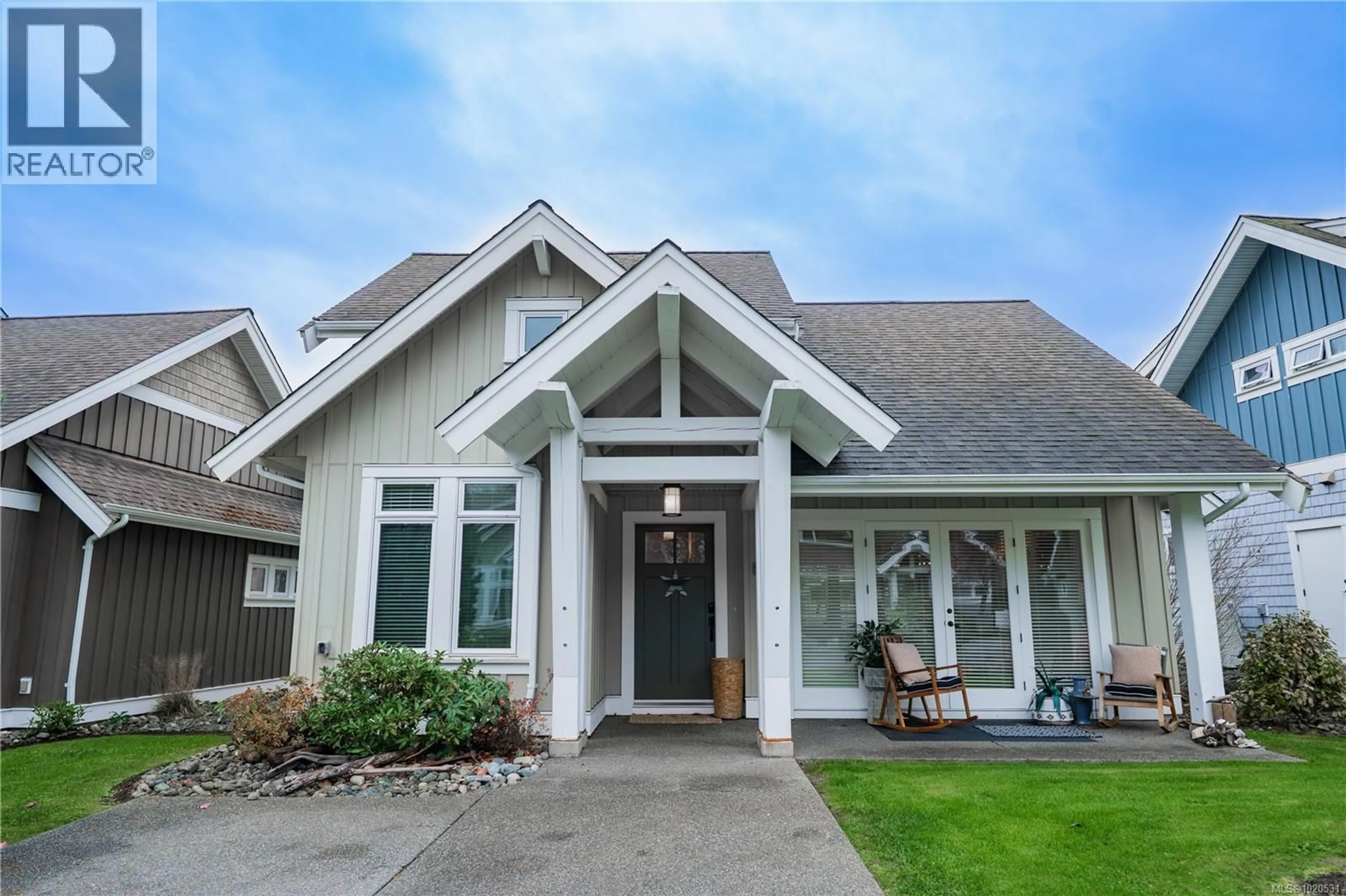 Home with vinyl exterior material, street for 15 - 5251 ISLAND HIGHWAY WEST, Qualicum Beach British Columbia V9K2C1