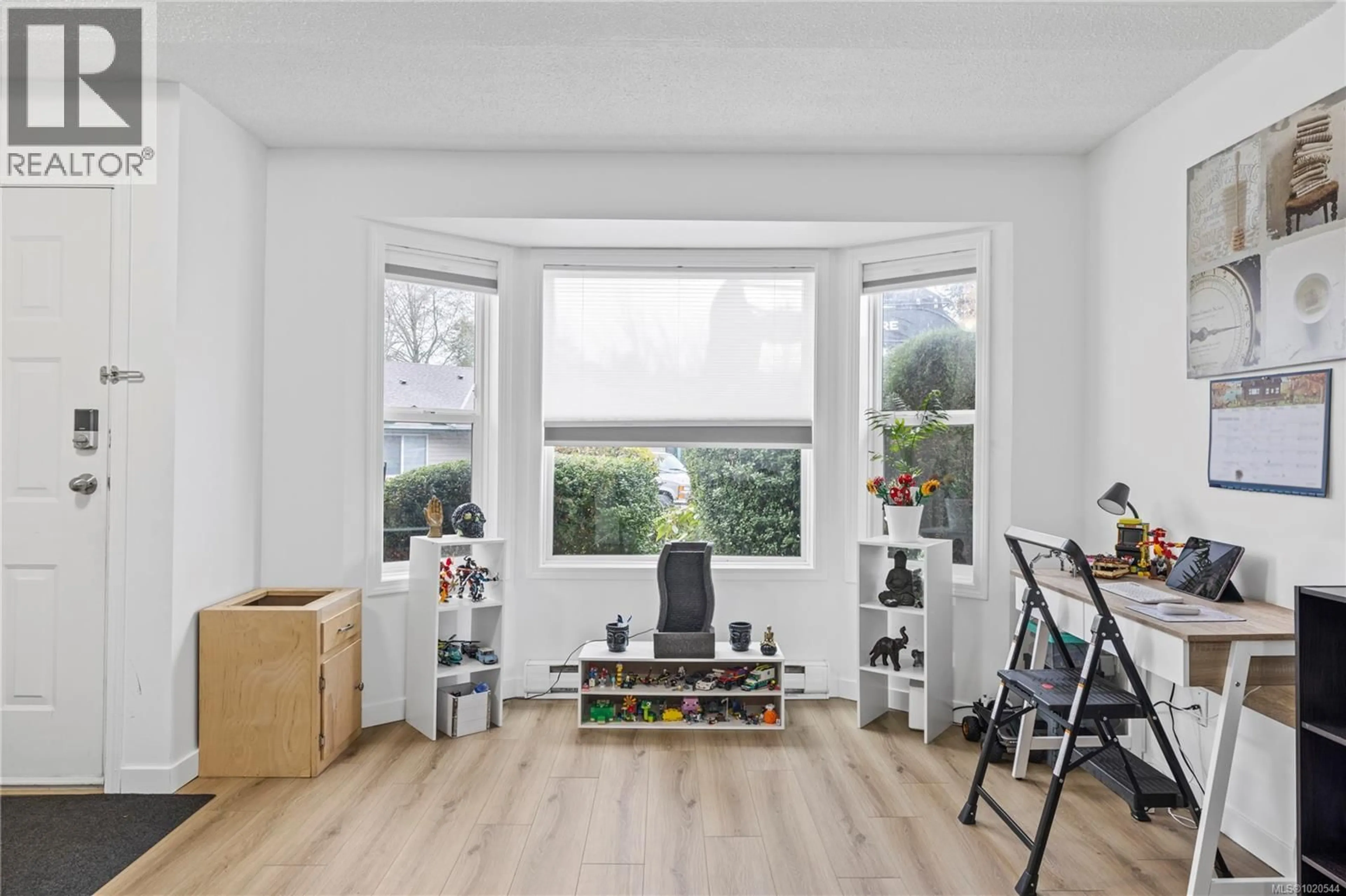 A pic of a room for 1 - 438 GAIL PLACE, Nanaimo British Columbia V9R5W4