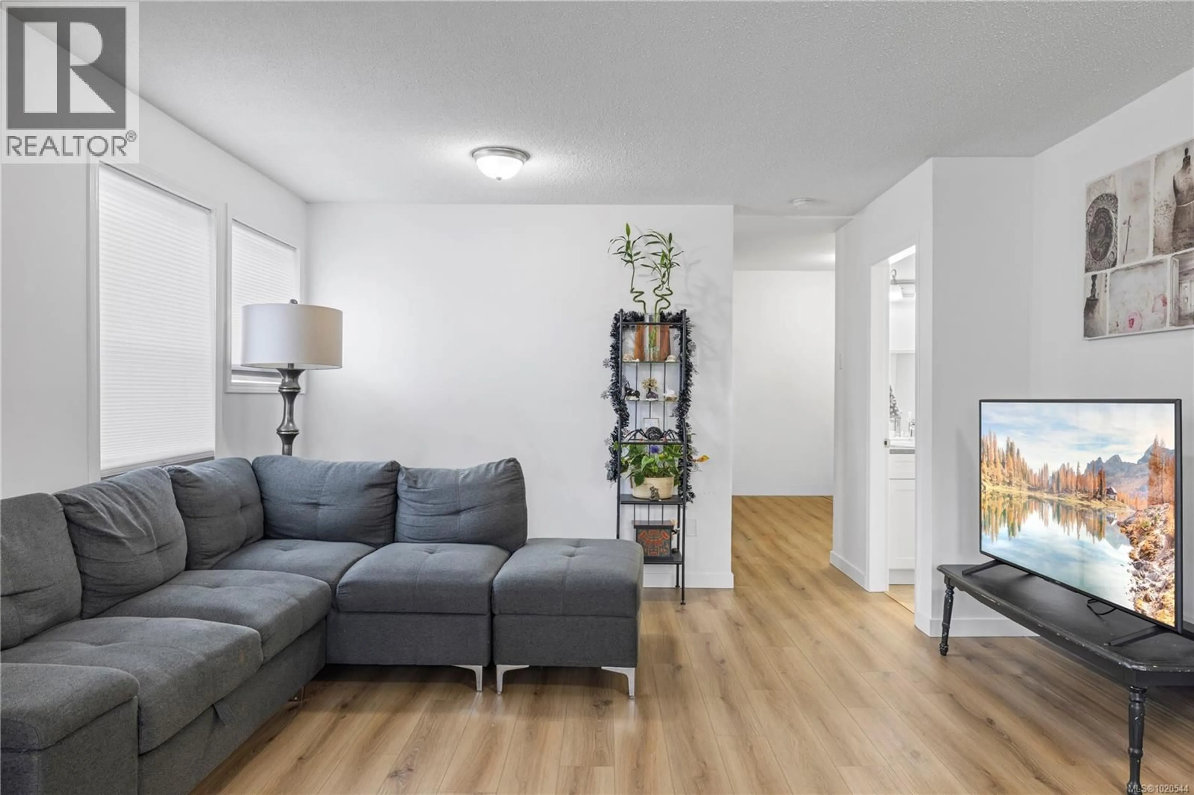 Living room with furniture, unknown for 1 - 438 GAIL PLACE, Nanaimo British Columbia V9R5W4