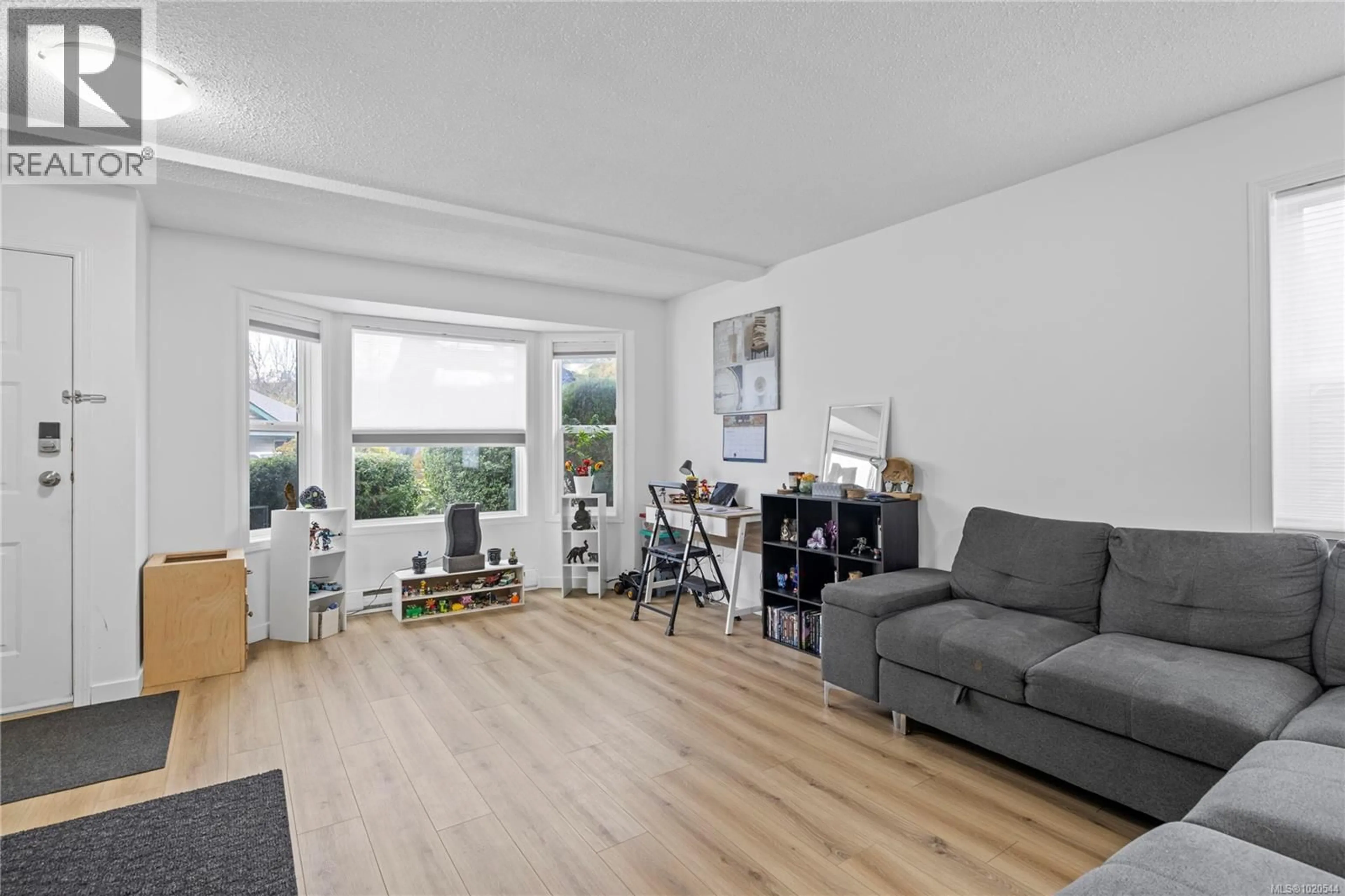 Living room with furniture, unknown for 1 - 438 GAIL PLACE, Nanaimo British Columbia V9R5W4