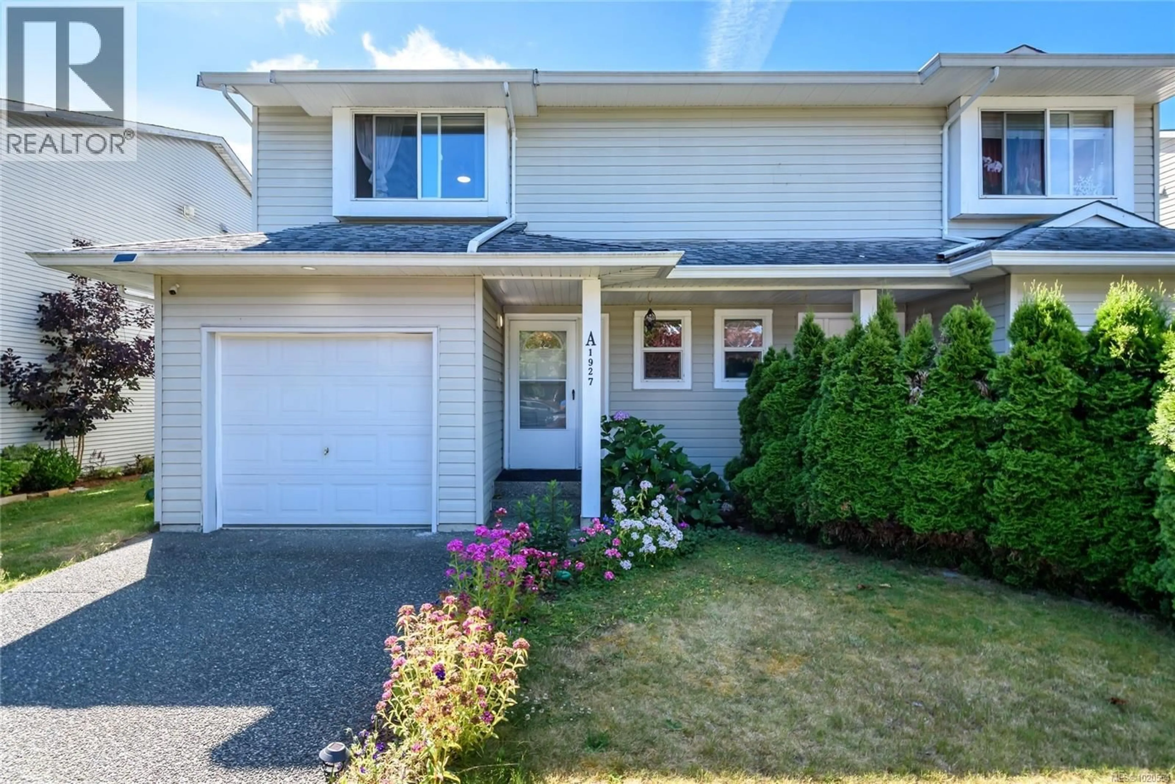 Home with vinyl exterior material, street for A - 1927 NOORT PLACE, Courtenay British Columbia V9N8Y5