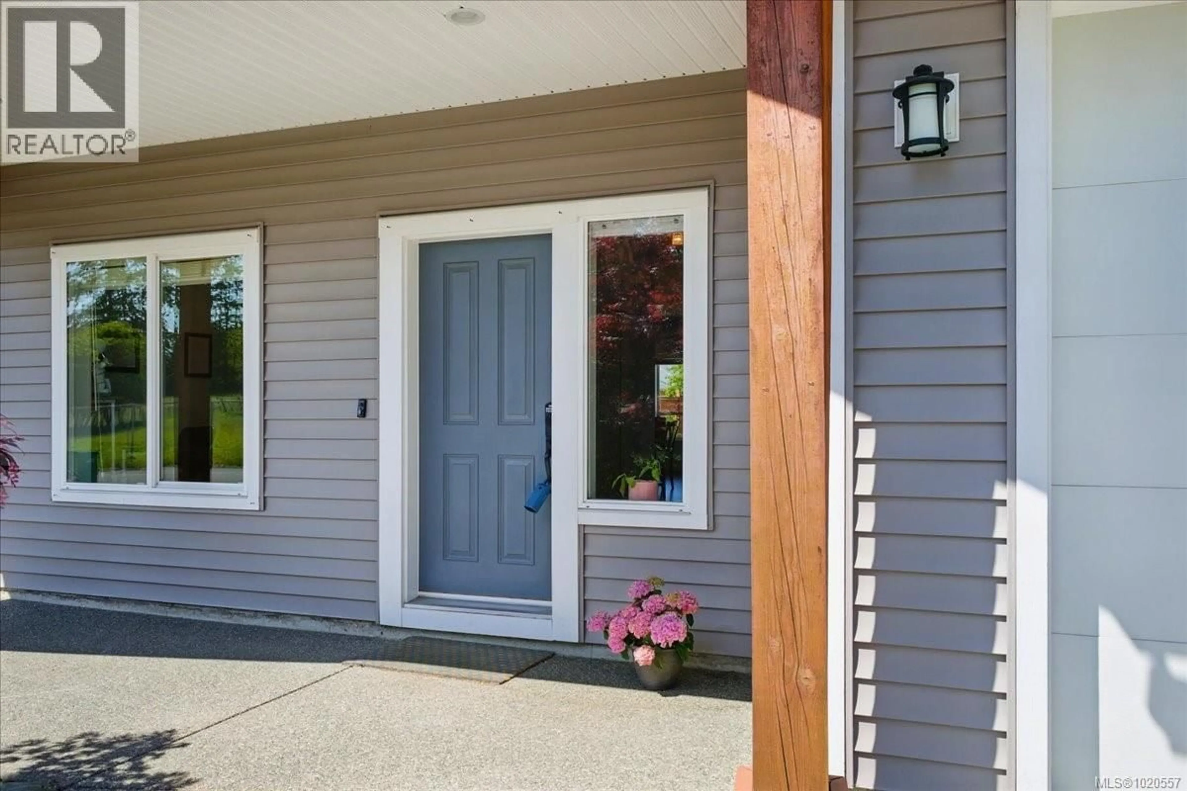Indoor entryway for 226 SILVER VALLEY ROAD, Nanaimo British Columbia V9S0B8