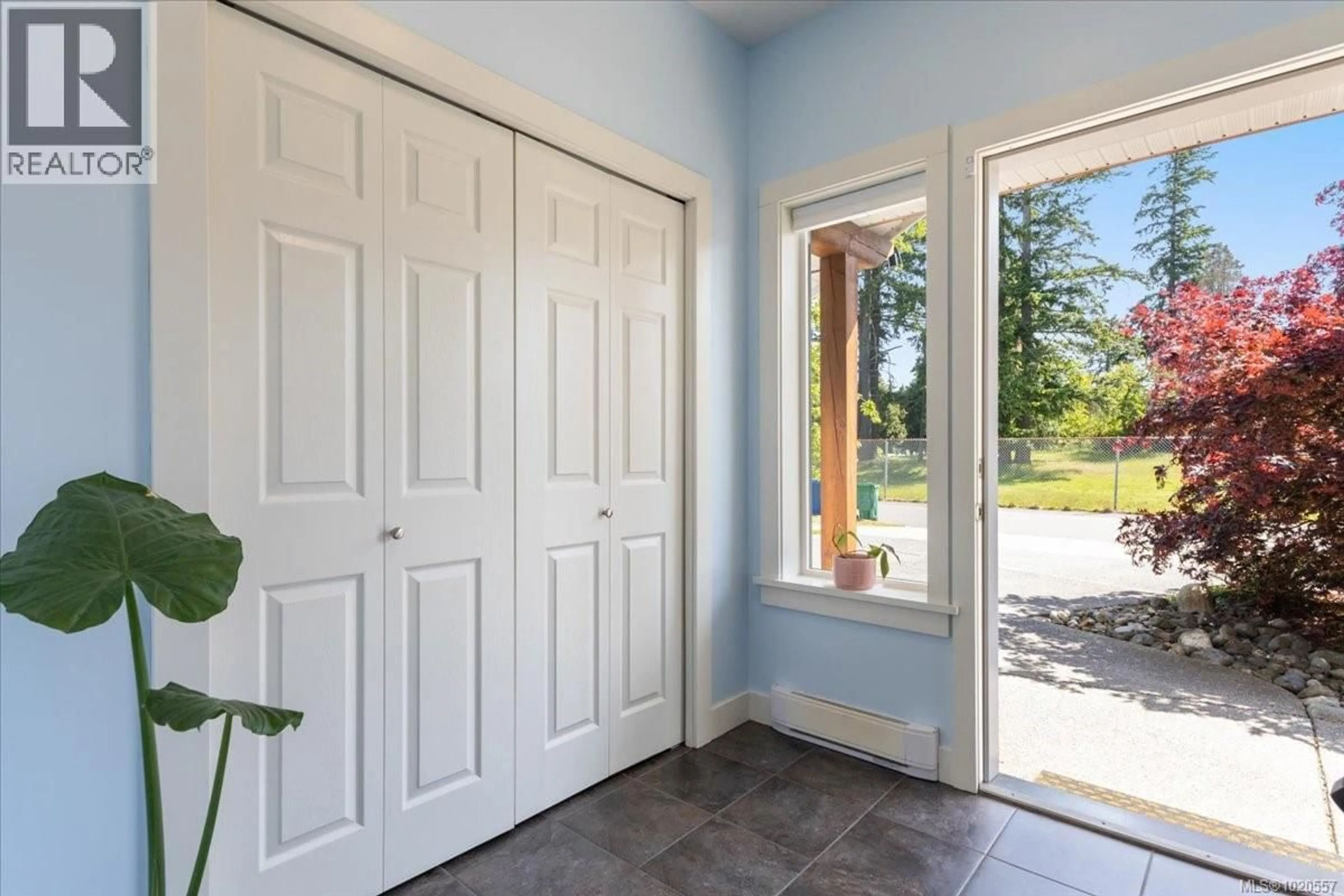 Indoor entryway for 226 SILVER VALLEY ROAD, Nanaimo British Columbia V9S0B8
