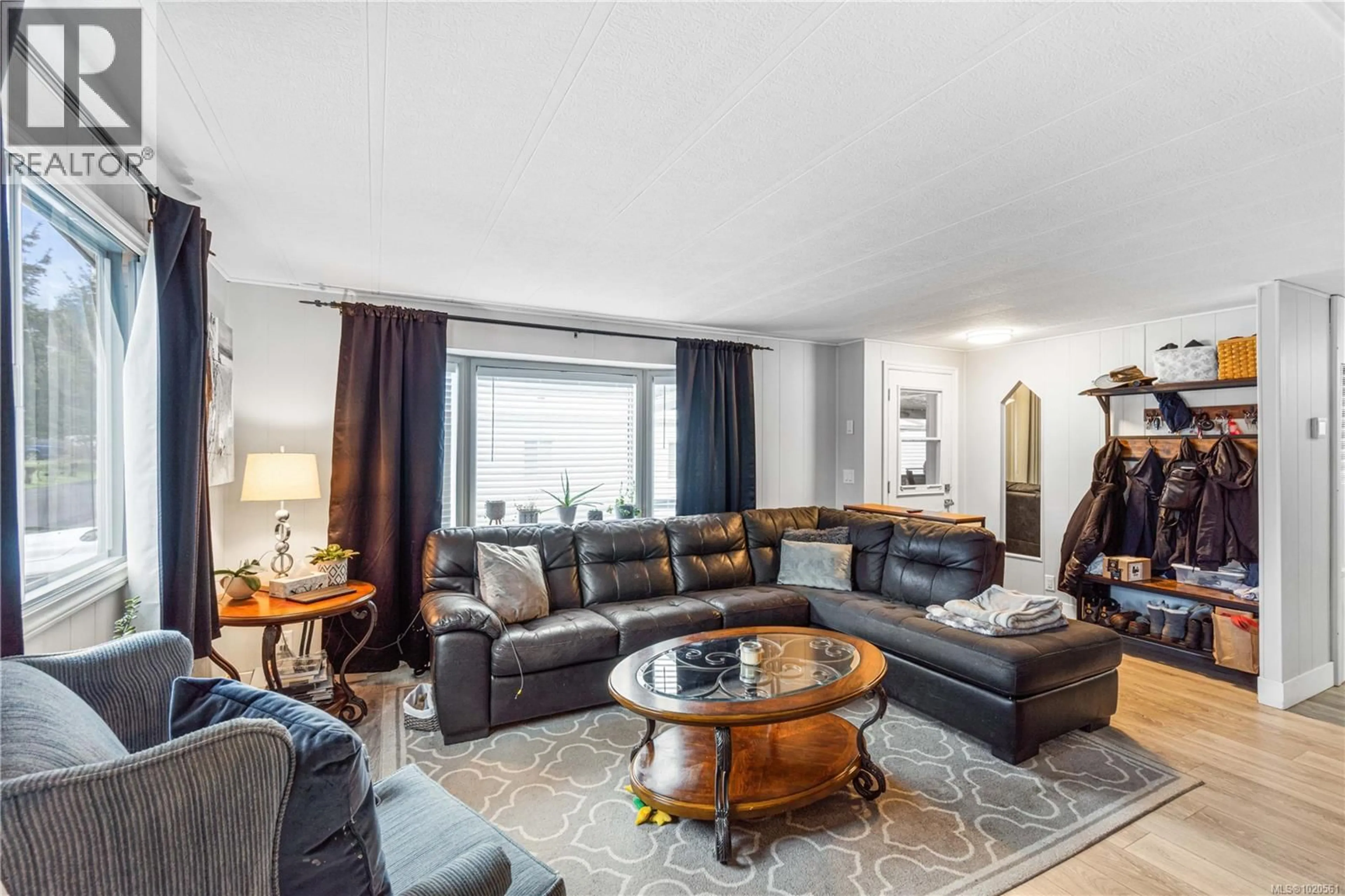 Living room with furniture, unknown for 26 - 61 12TH STREET, Nanaimo British Columbia V9R6L2