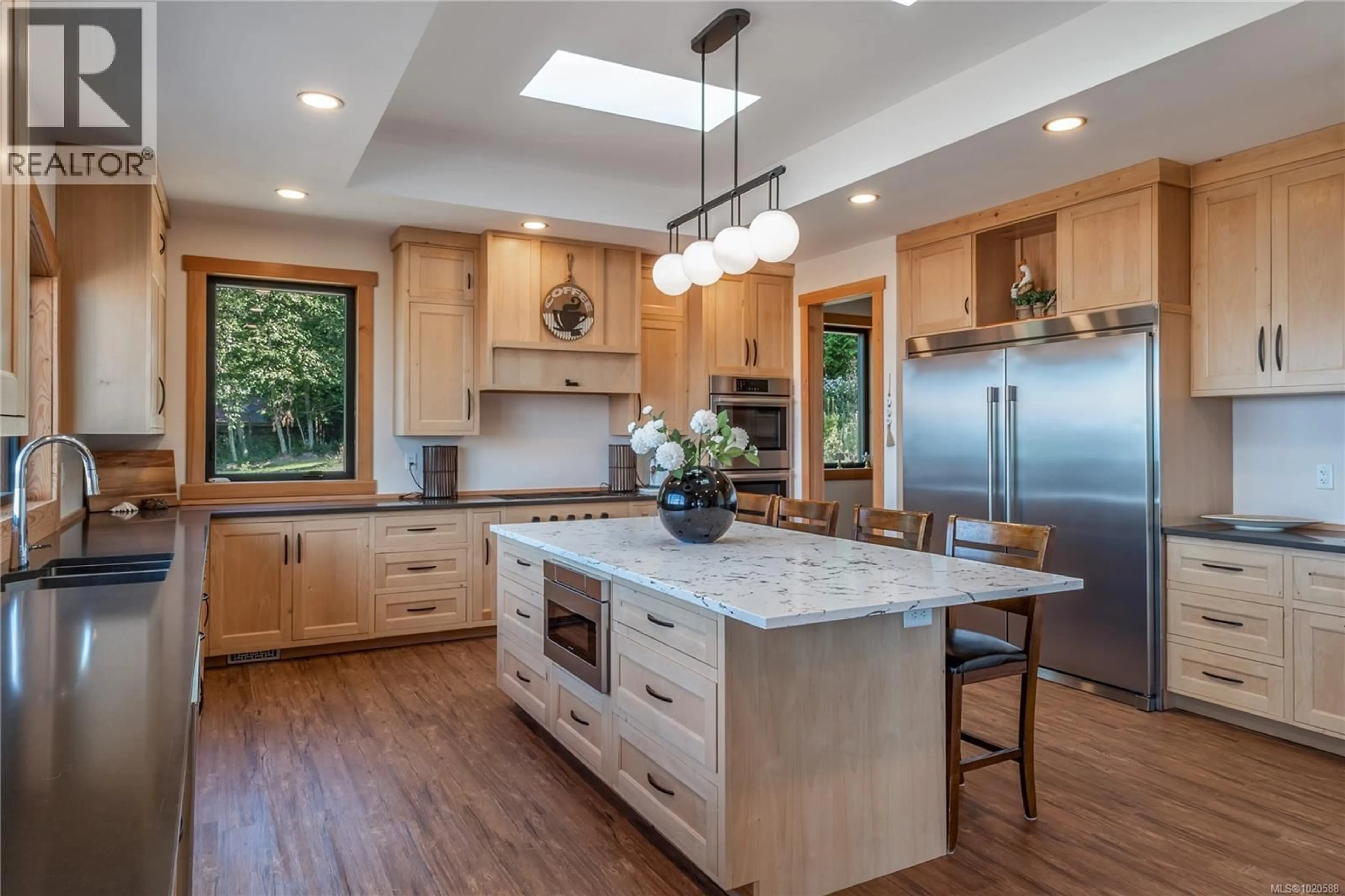 Open concept kitchen, unknown for 573 HORSESHOE ROAD, Gabriola Island British Columbia V0R1X3