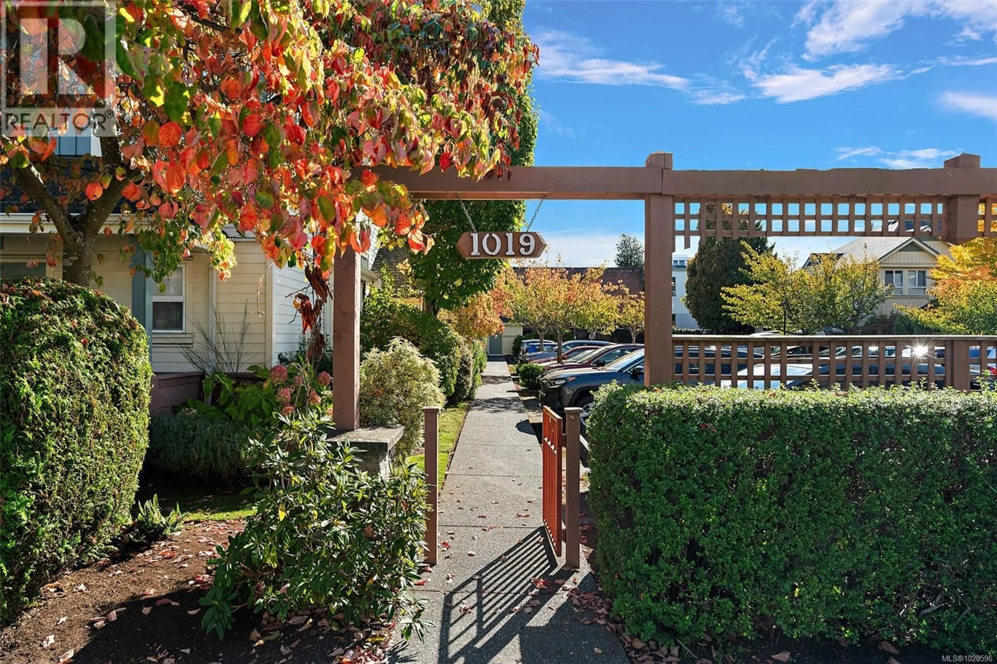 Patio, street for 21 - 1019 NORTH PARK STREET, Victoria British Columbia V8T5L4