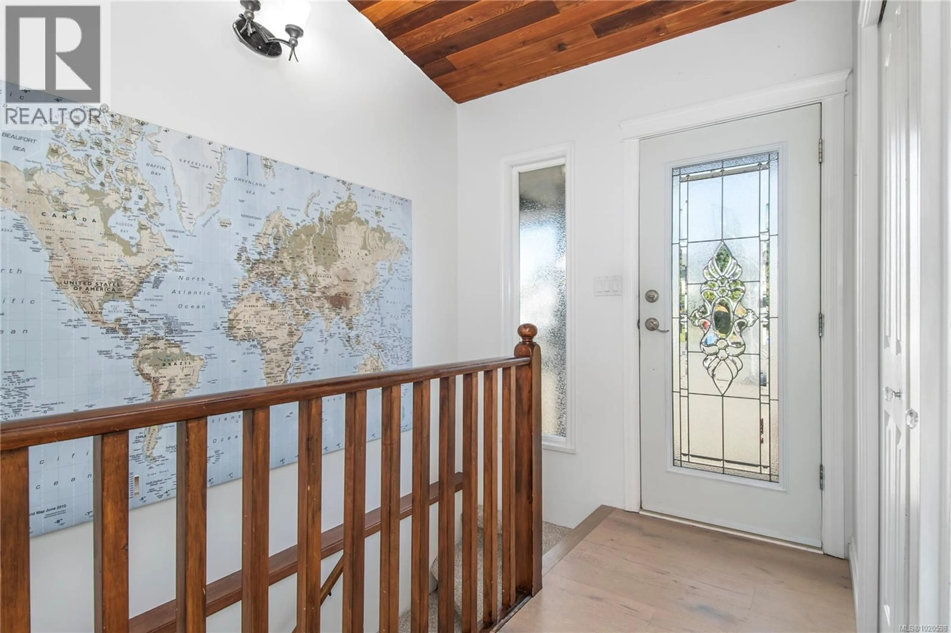 Indoor entryway for 767 ELAND DRIVE, Campbell River British Columbia V9W6Y9