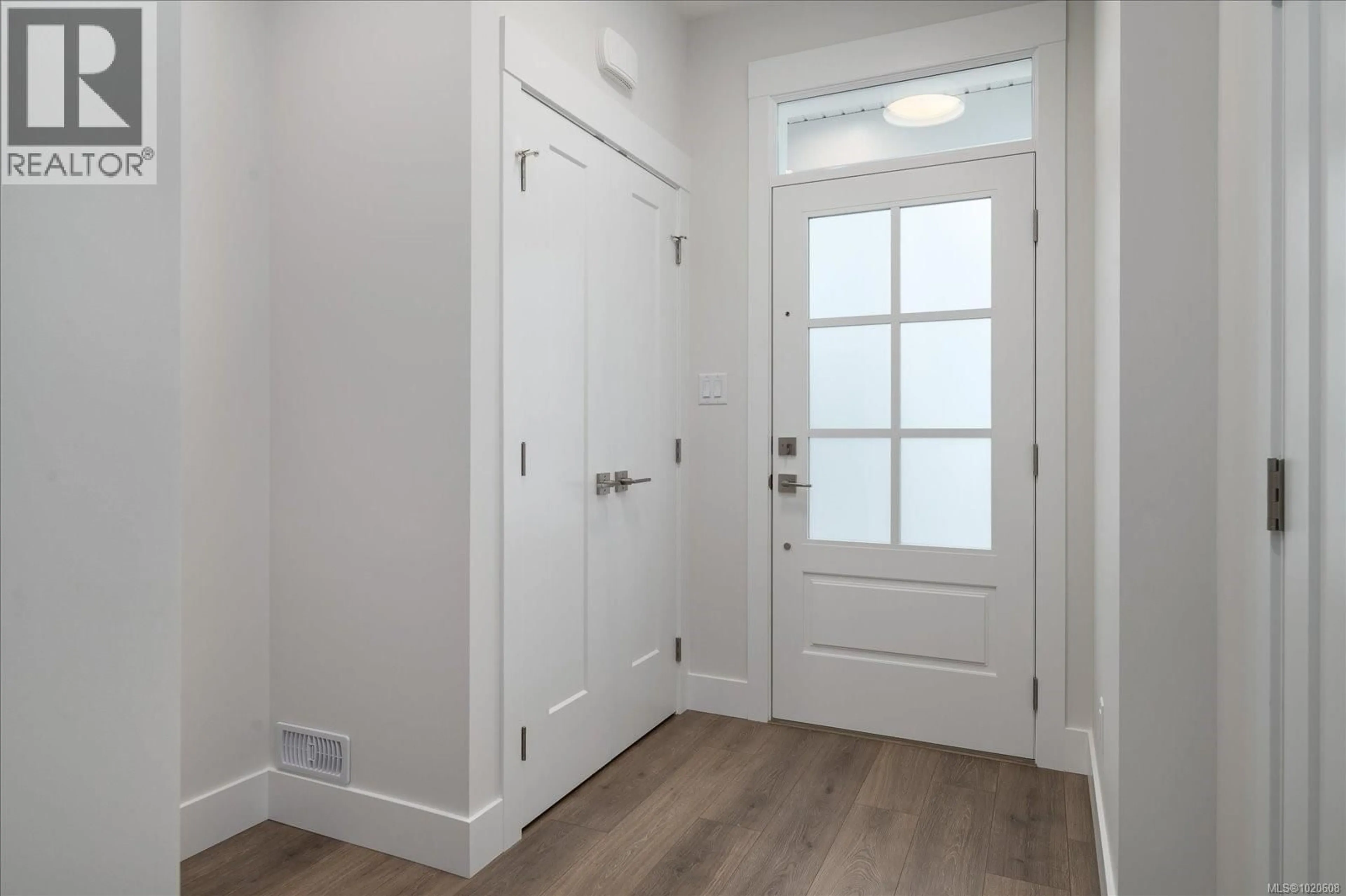 Indoor entryway for 4544 SUNCREST ROAD, Nanaimo British Columbia V9T0M6