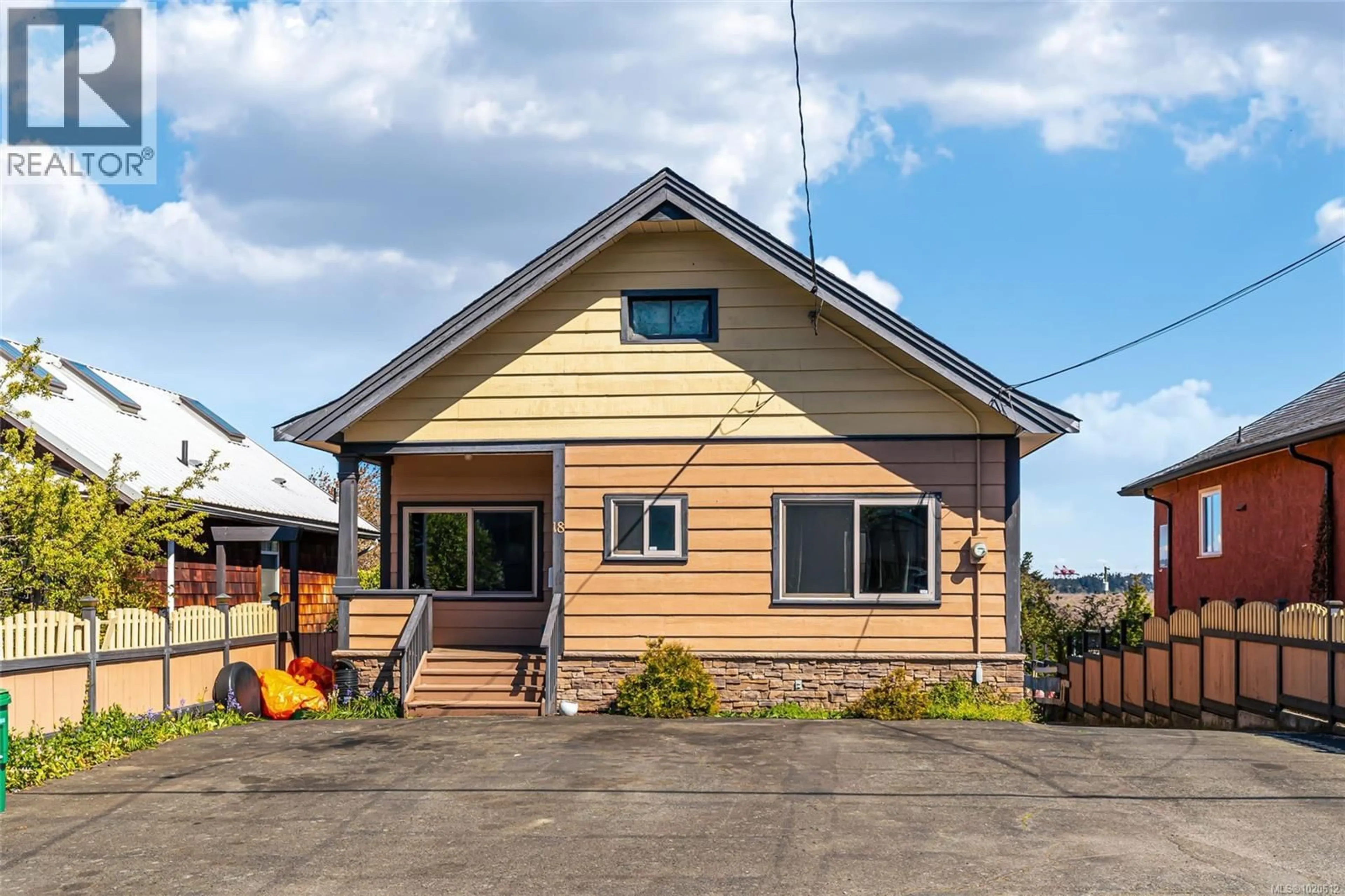 Home with vinyl exterior material, street for 18 GILLESPIE STREET SOUTH, Nanaimo British Columbia V9R4Y3