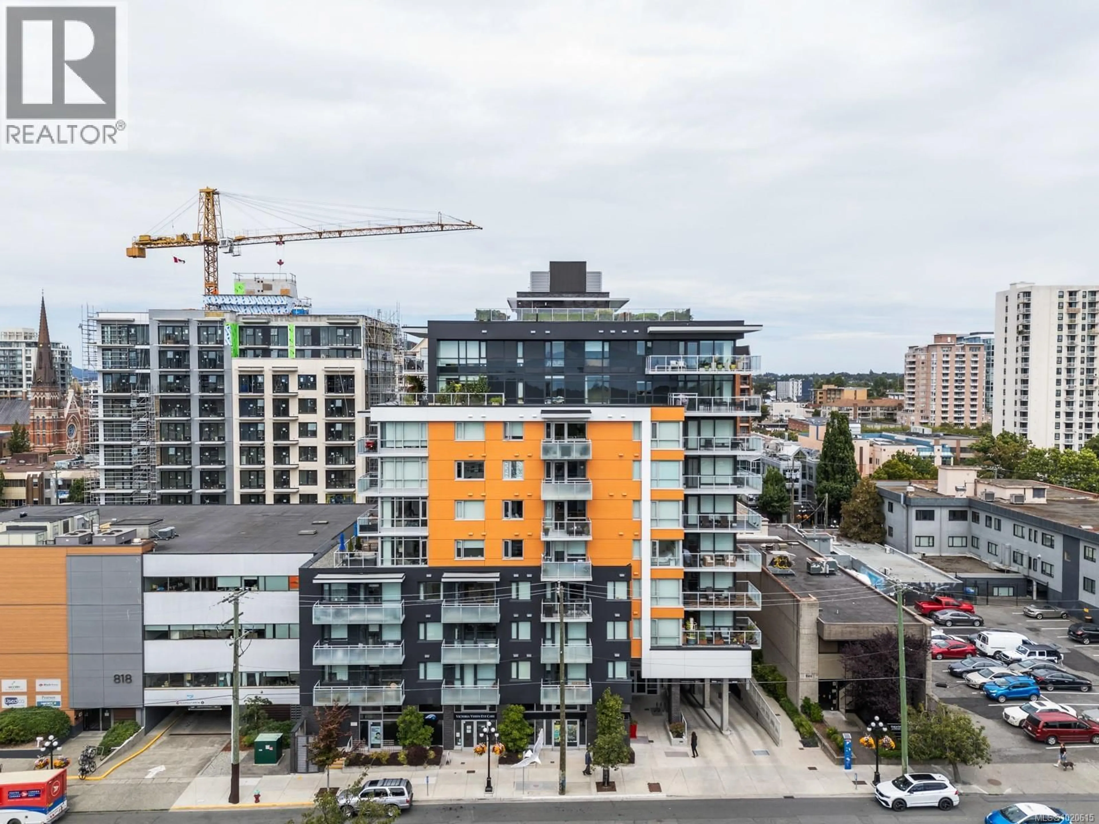 A pic from outside/outdoor area/front of a property/back of a property/a pic from drone, city buildings view from balcony for 904 - 838 BROUGHTON STREET, Victoria British Columbia V8W1E4