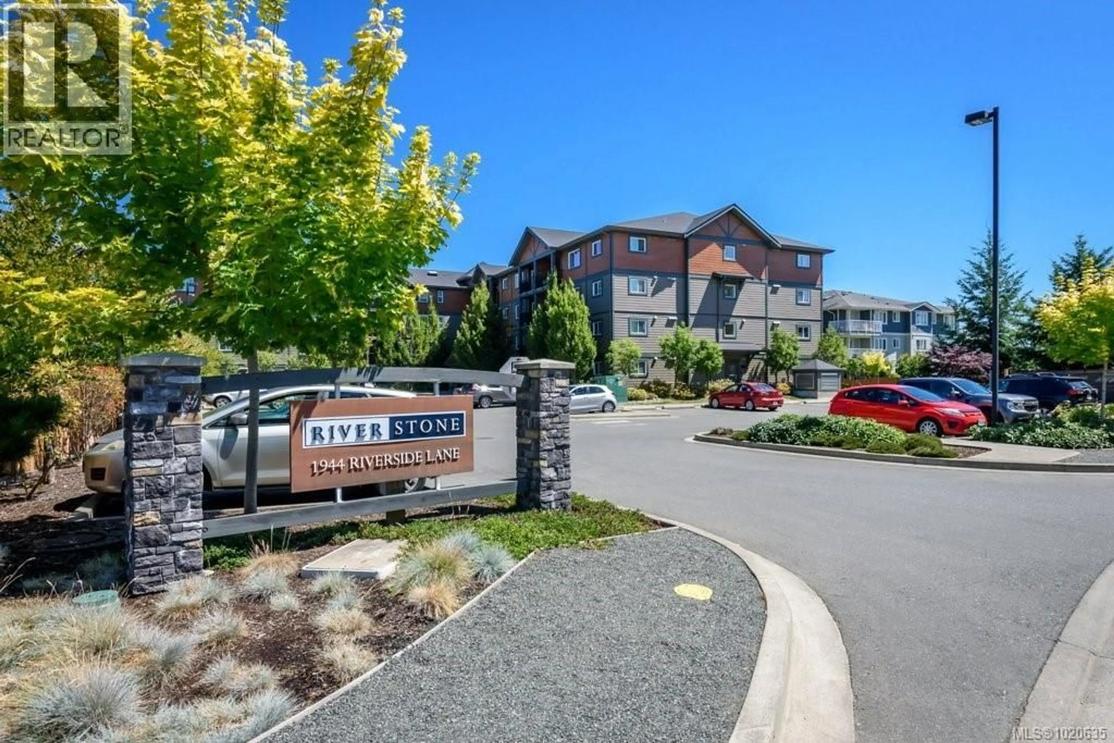 A pic from outside/outdoor area/front of a property/back of a property/a pic from drone, mountain view for 205 - 1944 RIVERSIDE LANE, Courtenay British Columbia V9N0E5