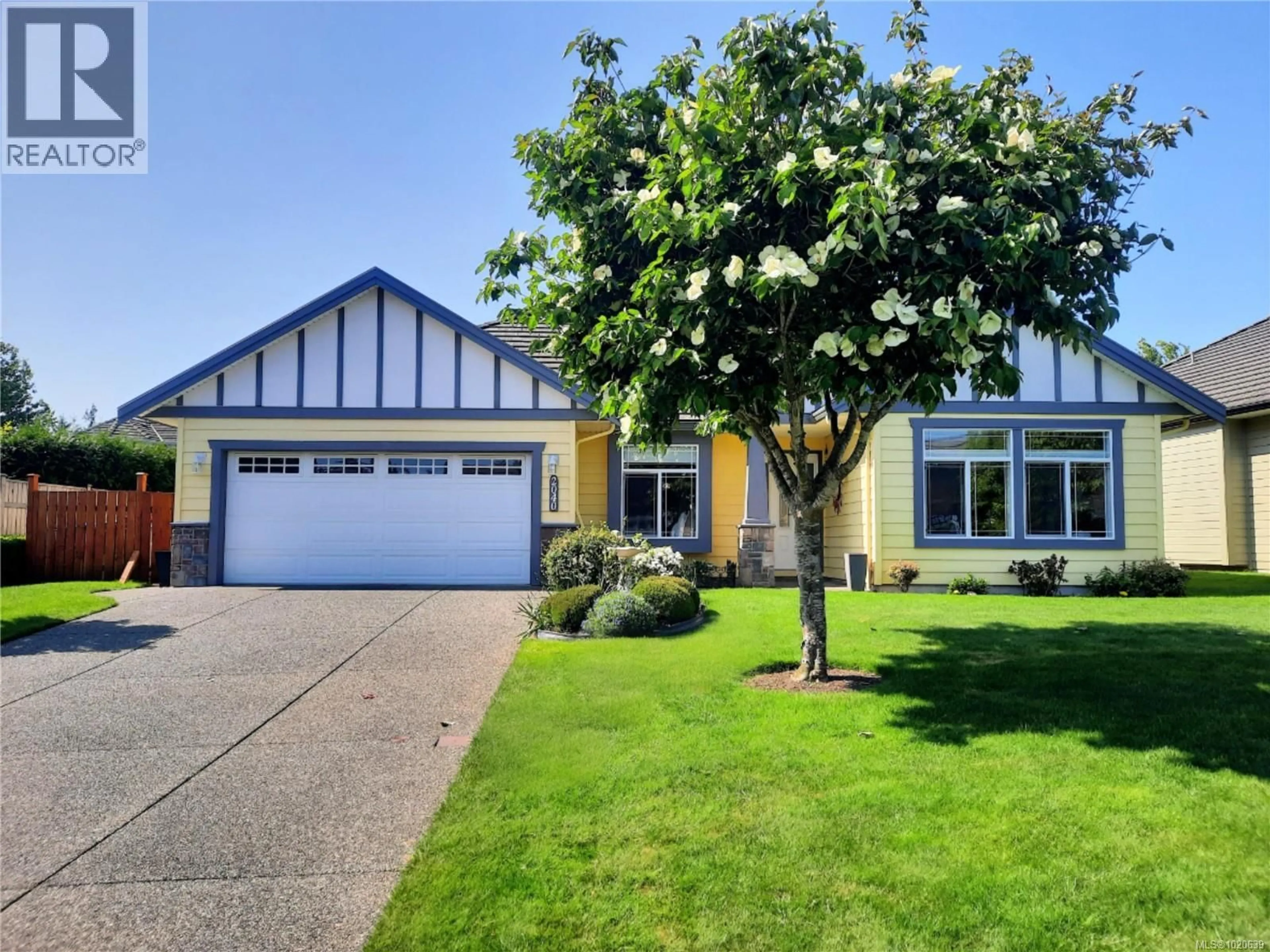 Home with vinyl exterior material, street for 2040 SUSSEX DRIVE, Courtenay British Columbia V9N3R3