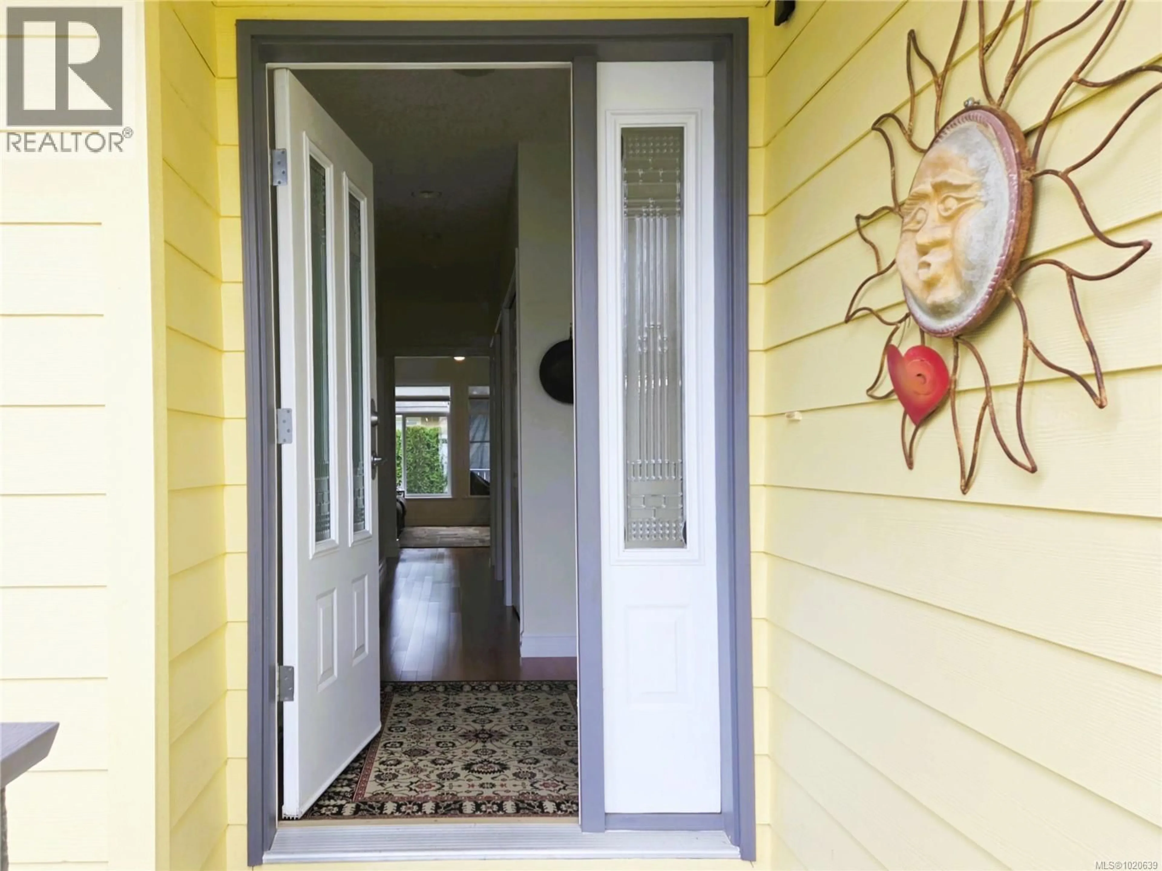 Indoor entryway for 2040 SUSSEX DRIVE, Courtenay British Columbia V9N3R3