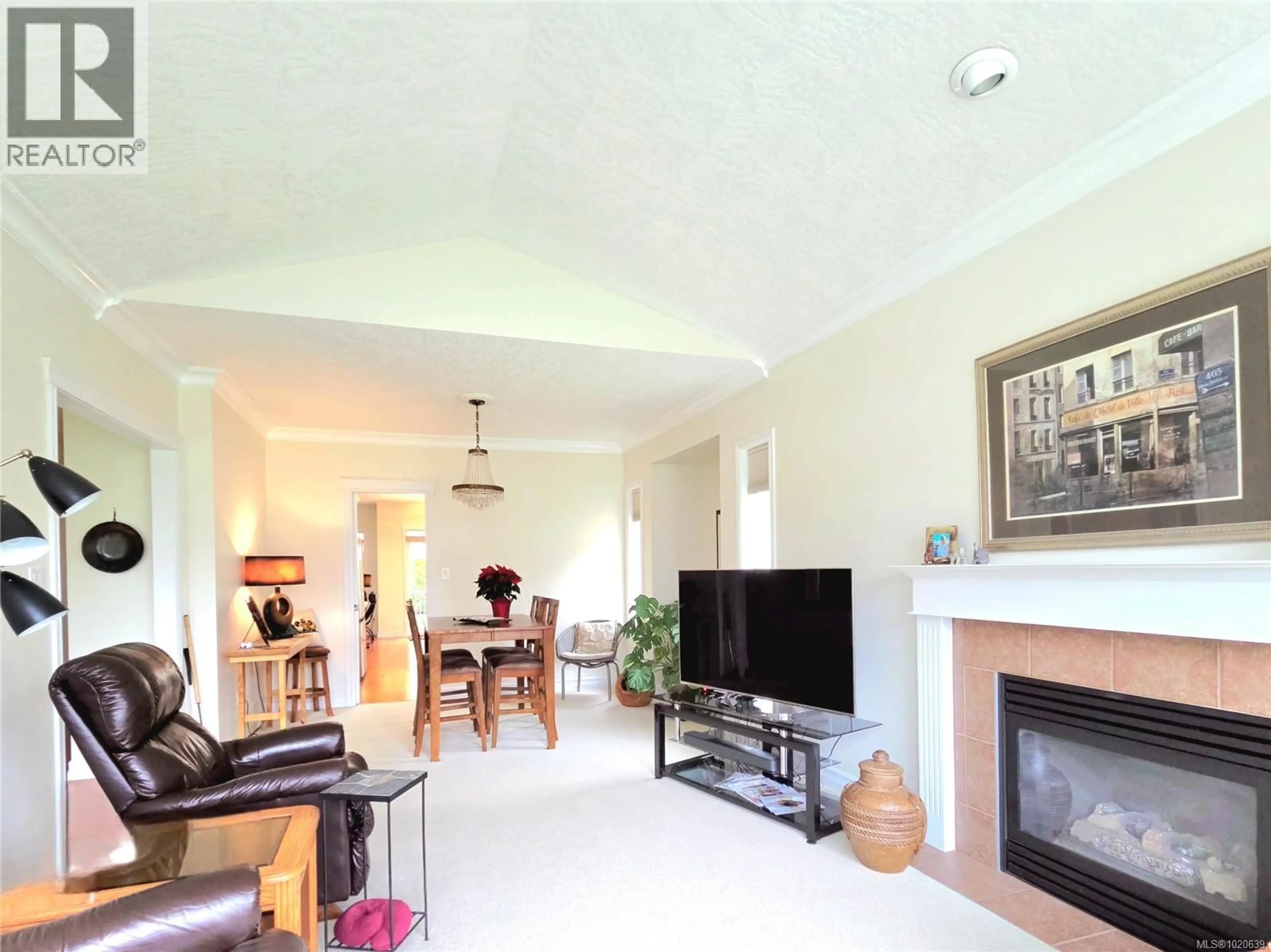 Living room with furniture, unknown for 2040 SUSSEX DRIVE, Courtenay British Columbia V9N3R3