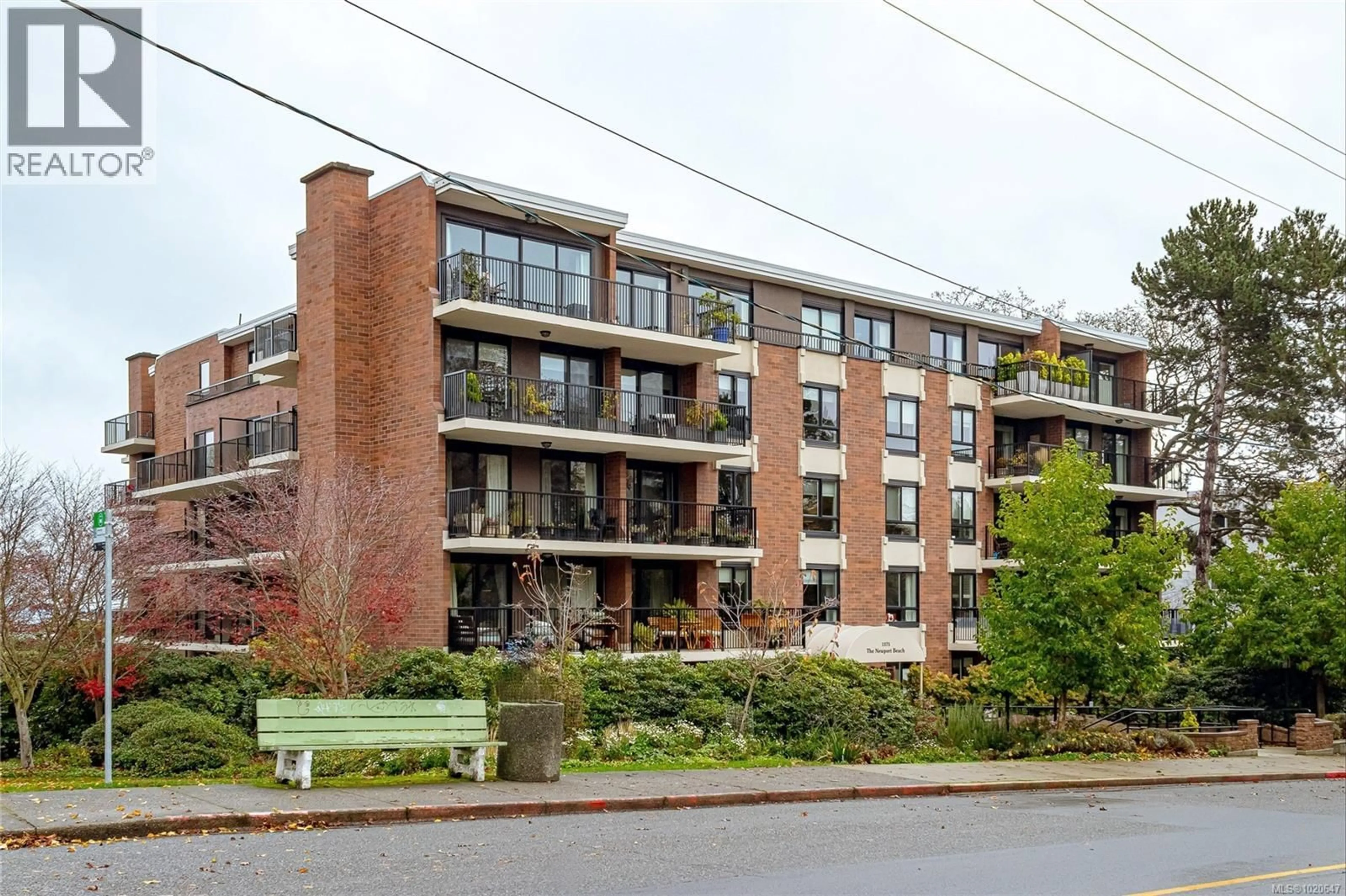 Patio, unknown for 105 - 1375 NEWPORT AVENUE, Oak Bay British Columbia V8S5E8