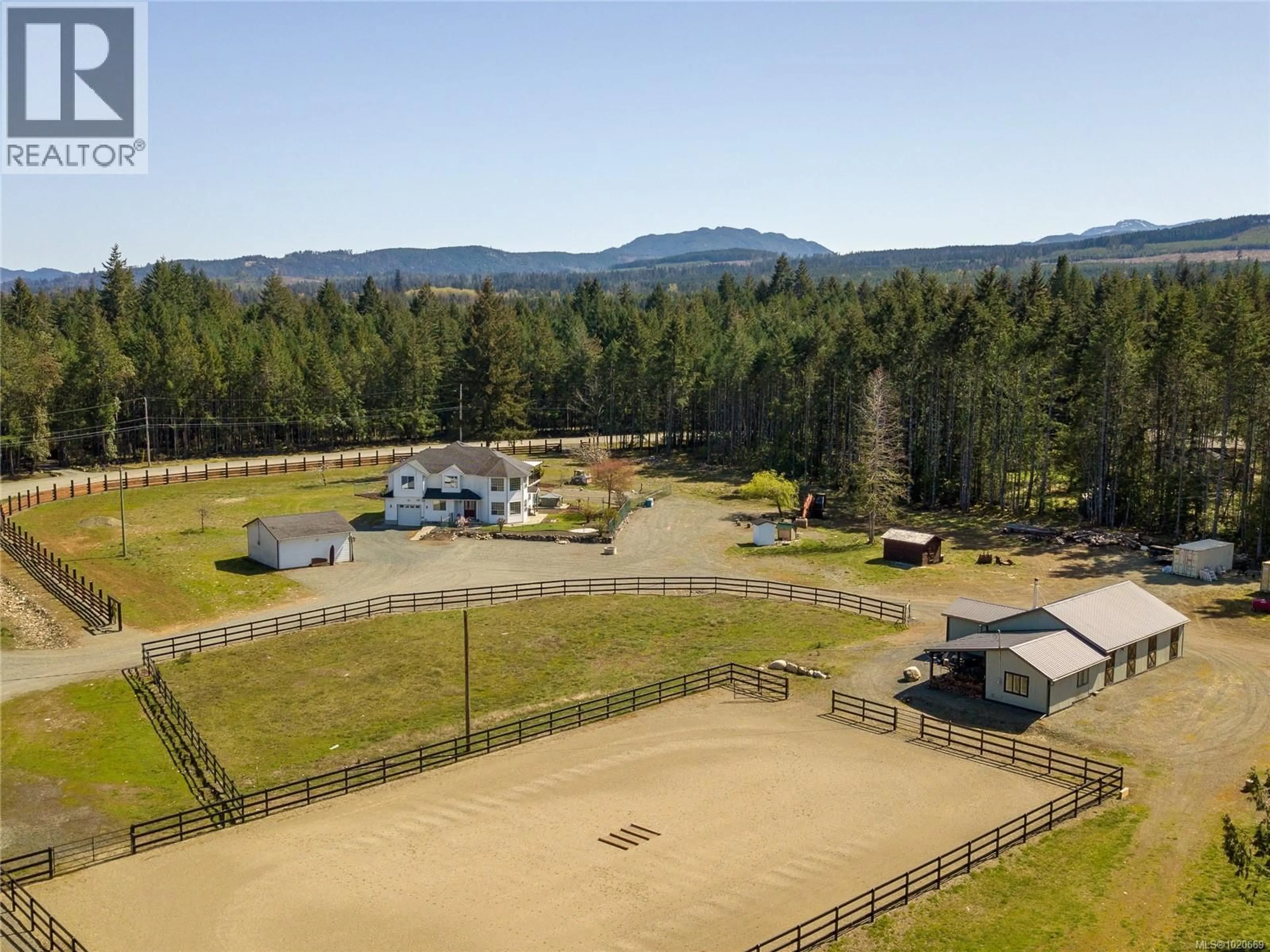 A pic from outside/outdoor area/front of a property/back of a property/a pic from drone, mountain view for 2075 PARKWAY PLACE, Errington British Columbia V0R1V0