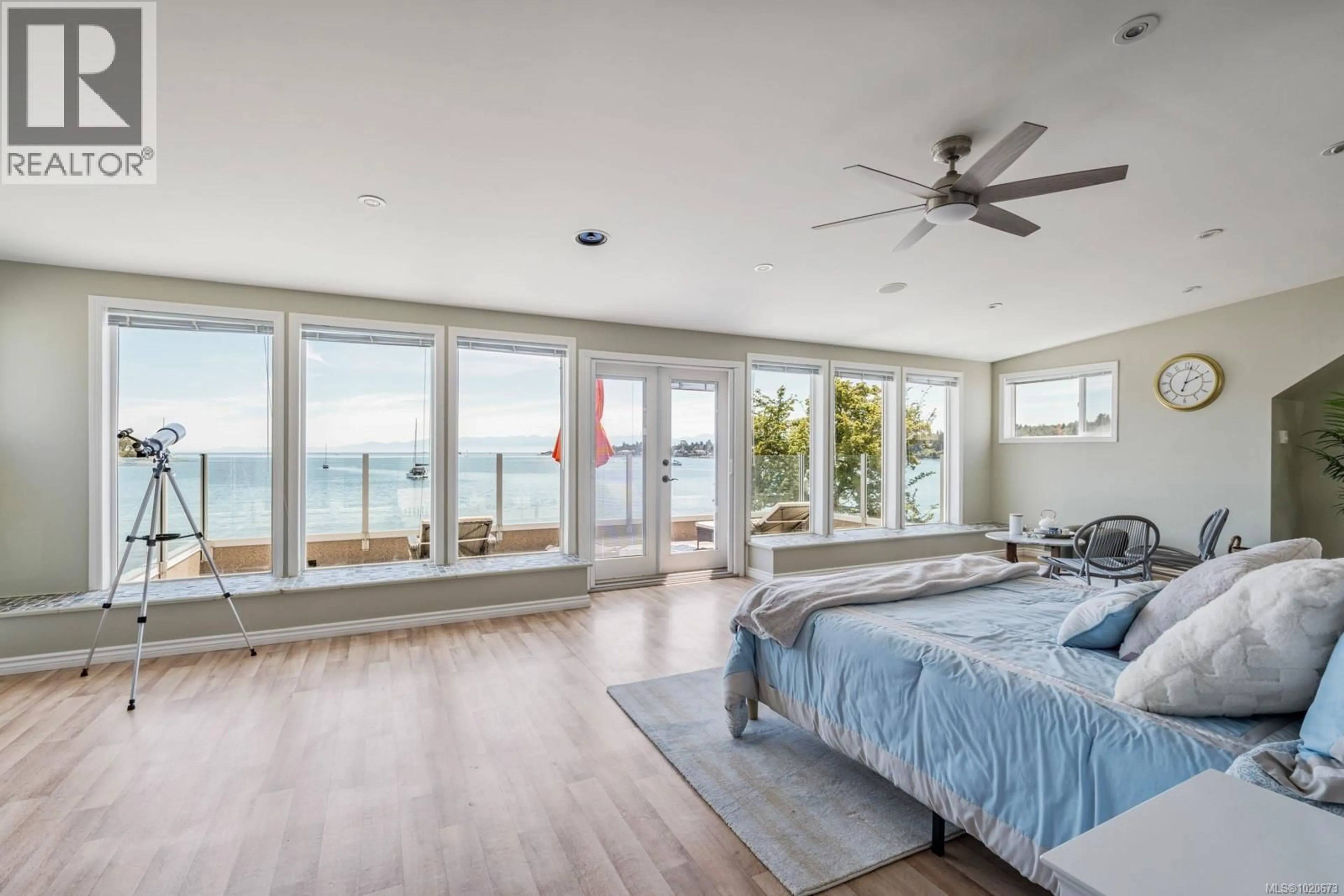 A pic of a room for 3905B CADBORO BAY ROAD, Saanich British Columbia V8N4G3