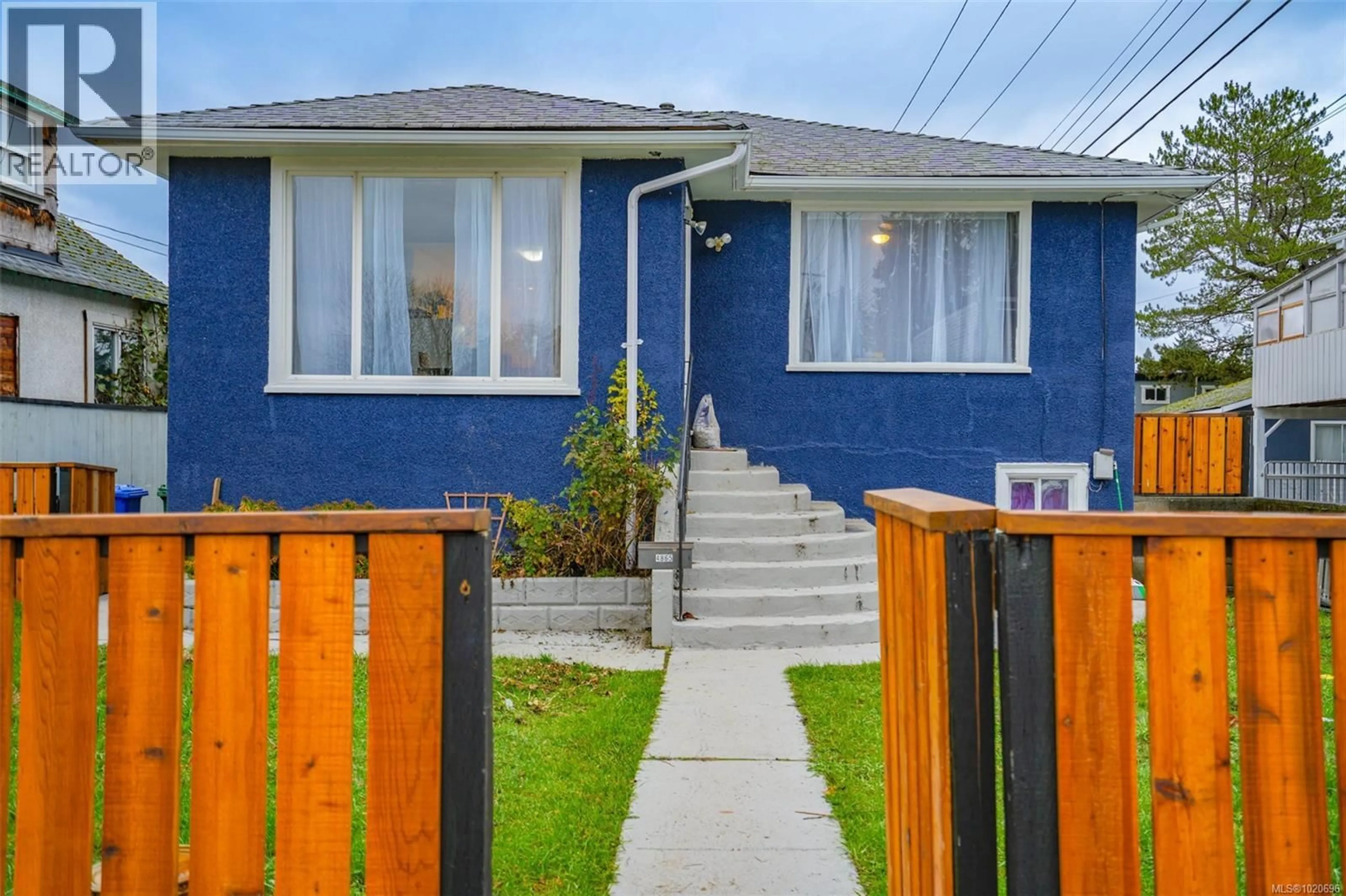 Home with vinyl exterior material, street for 4865 BURDE STREET, Port Alberni British Columbia V9Y3J7