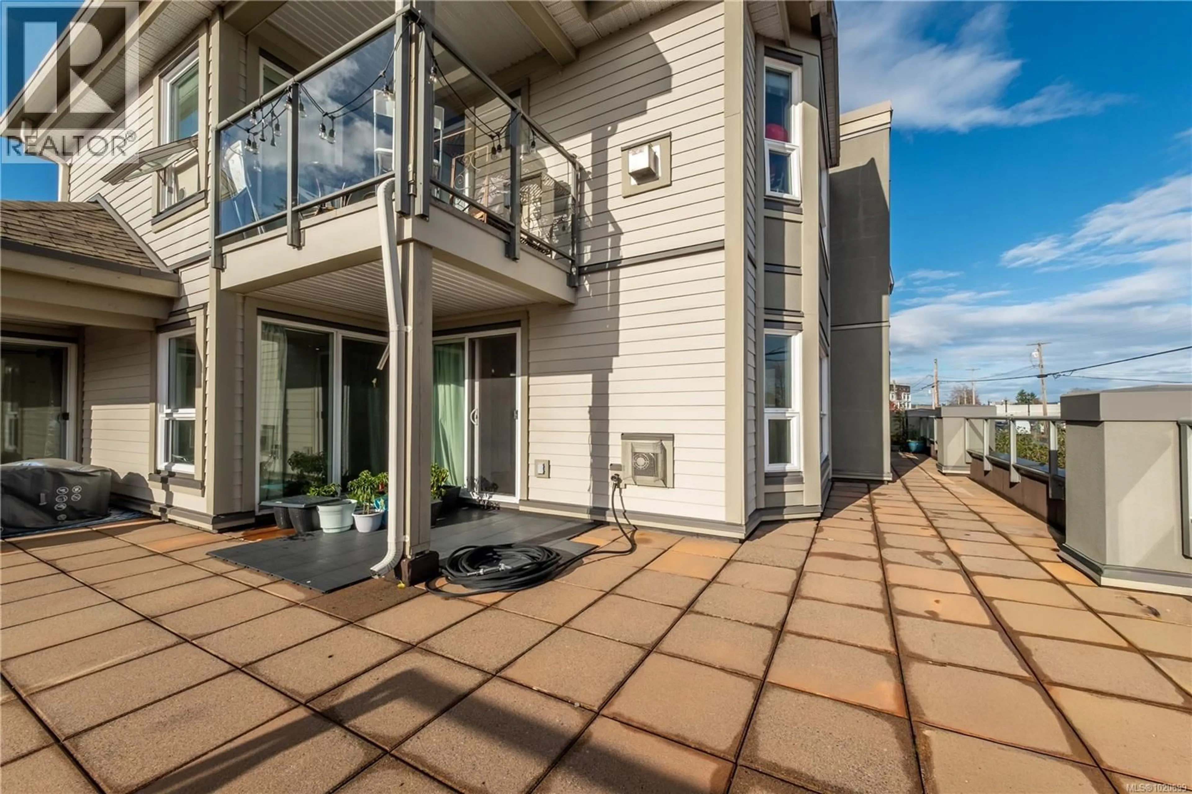 Patio, street for 201 - 327 PRIDEAUX STREET, Nanaimo British Columbia V9R2N4