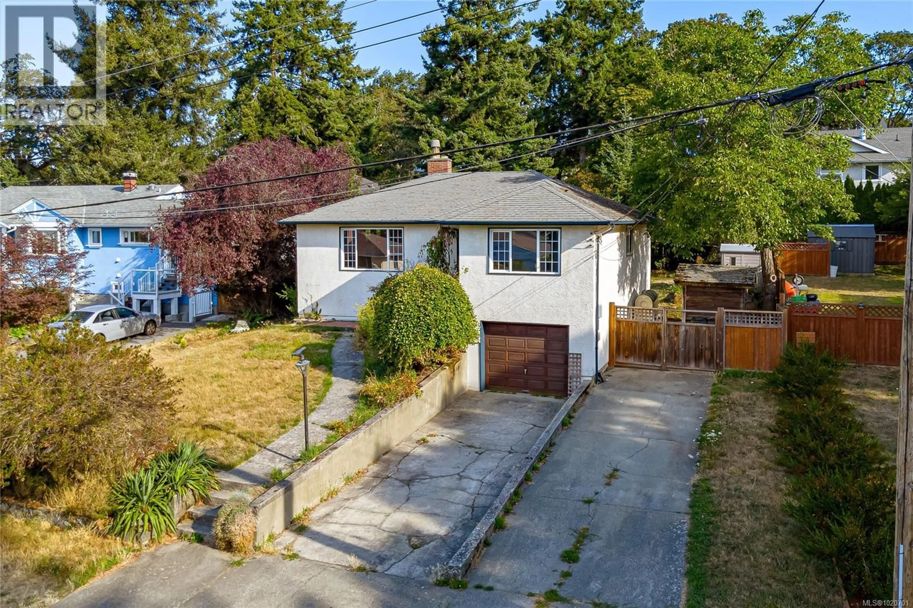 A pic from outside/outdoor area/front of a property/back of a property/a pic from drone, street for 1296 DERBY ROAD, Saanich British Columbia V8P1S7