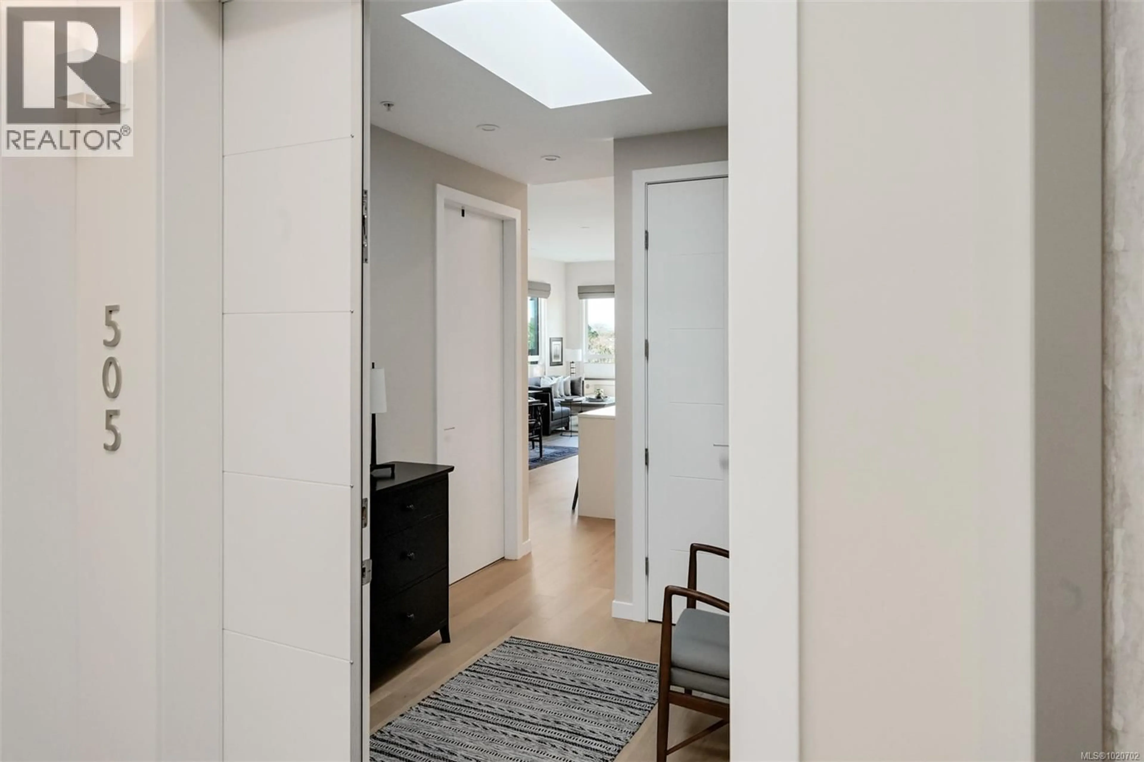 Indoor entryway for PH5 - 2285 BOWKER AVENUE, Oak Bay British Columbia V8R2E2