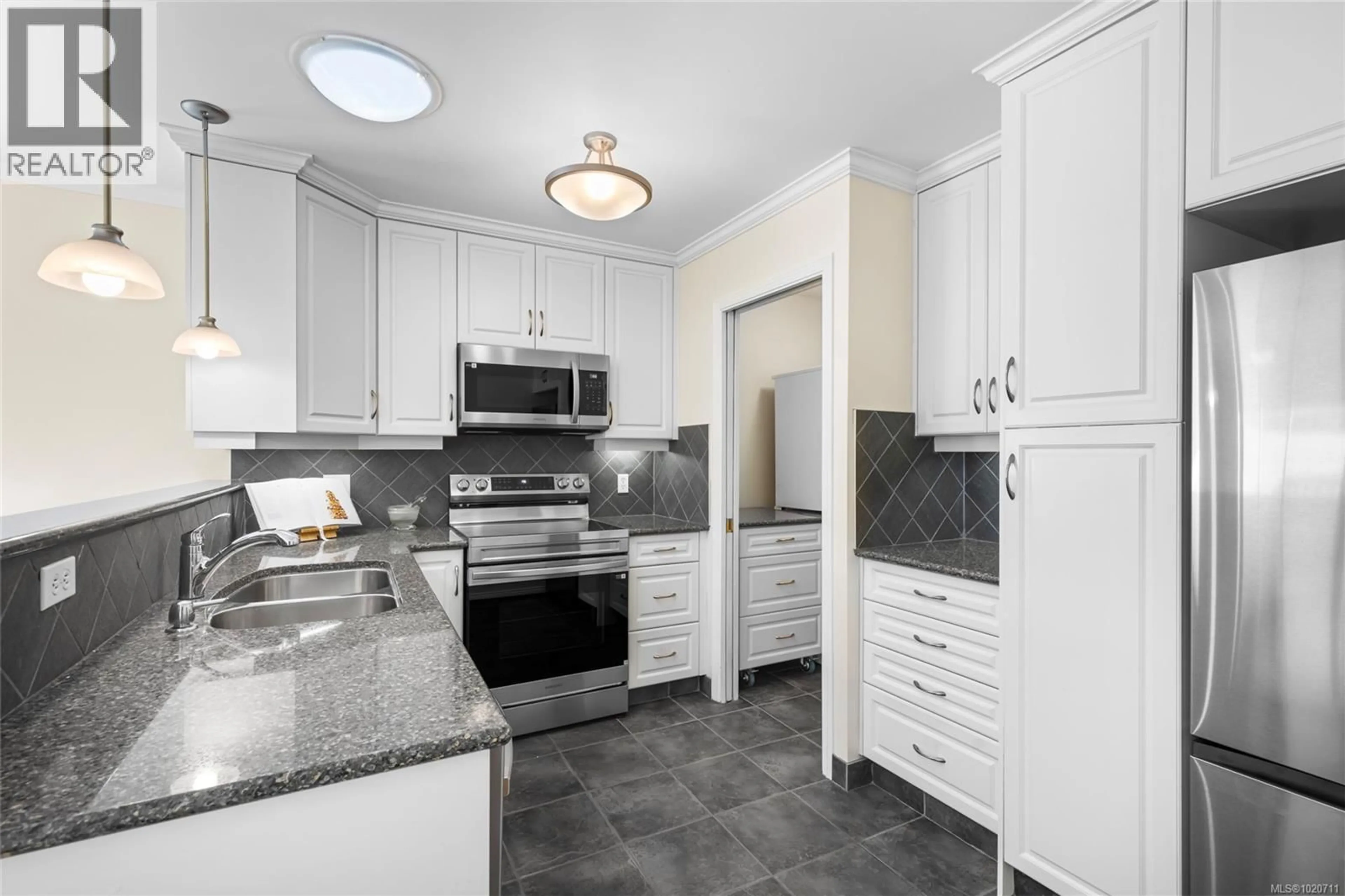 Unknown for 63 - 901 KENTWOOD LANE, Saanich British Columbia V8Y2Z1