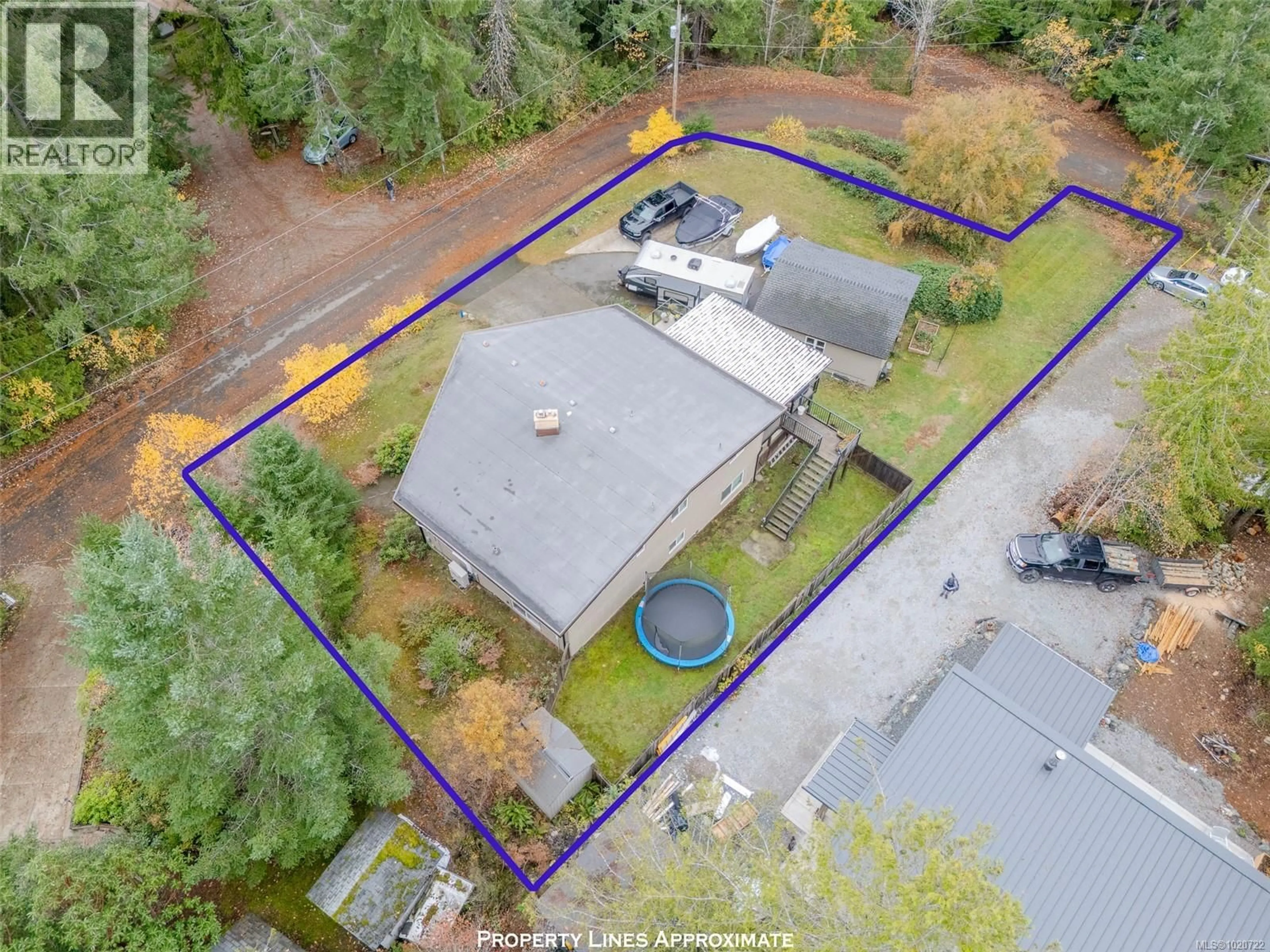 A pic from outside/outdoor area/front of a property/back of a property/a pic from drone, unknown for 10115 SOUTH DRIVE, Port Alberni British Columbia V9Y9A7