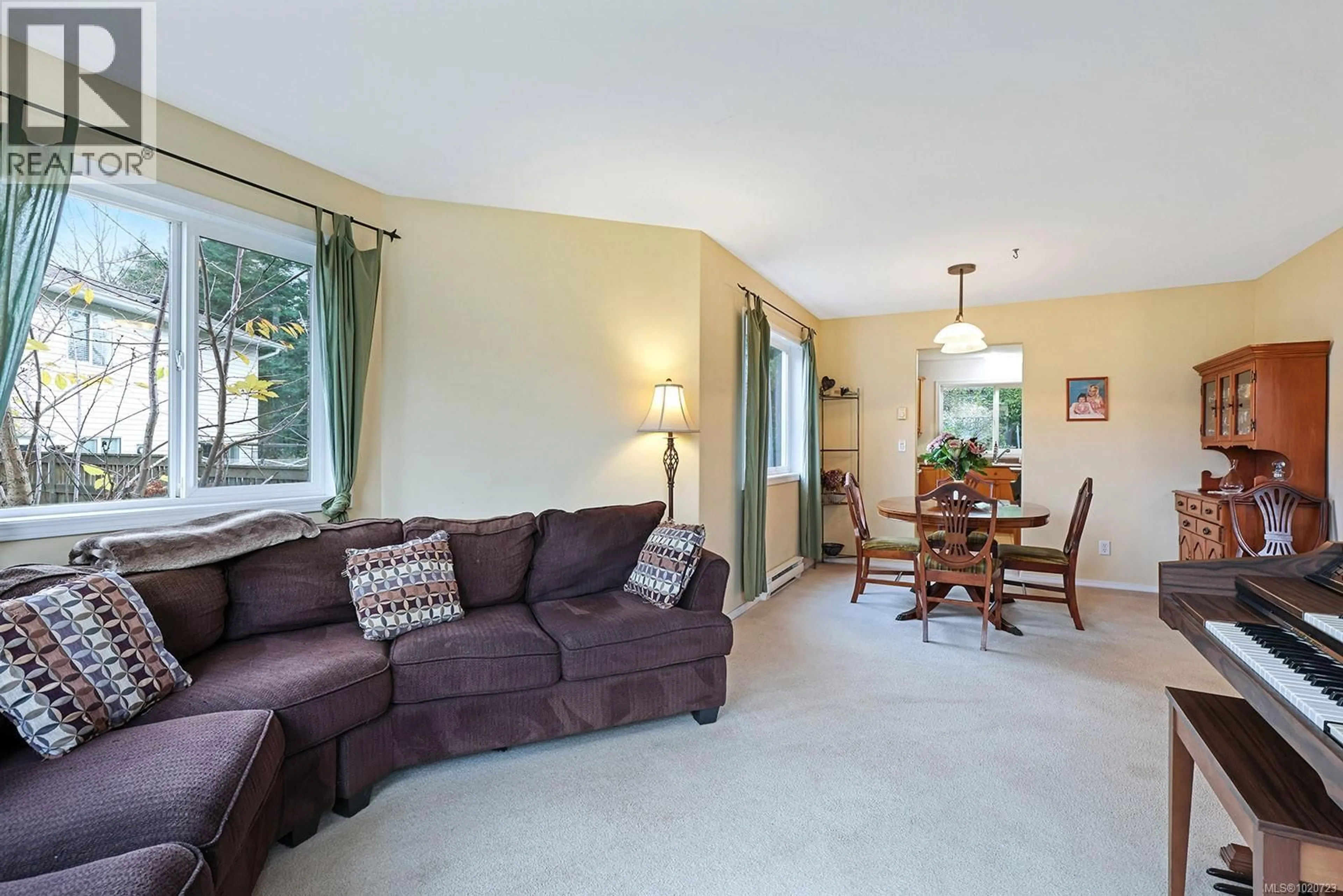 Living room with furniture, unknown for 2225 HERON CRESCENT, Comox British Columbia V9M3Y2