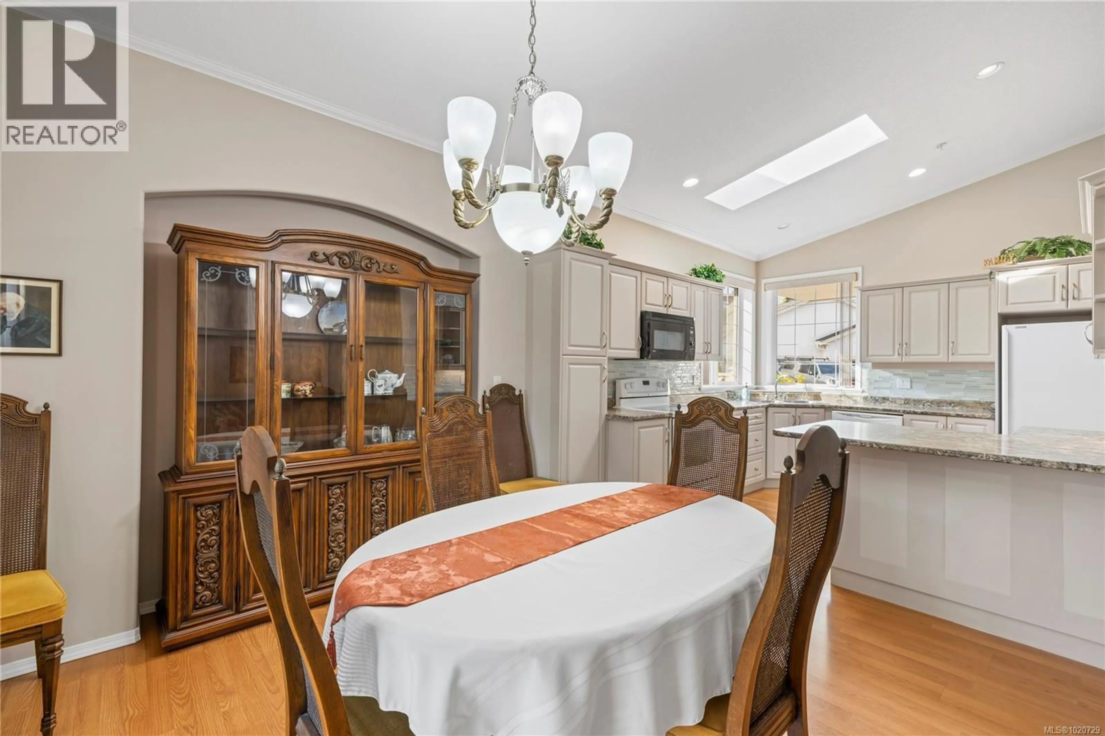 Dining room, unknown for 6144 SATURNA AVENUE, Nanaimo British Columbia V9V1S8