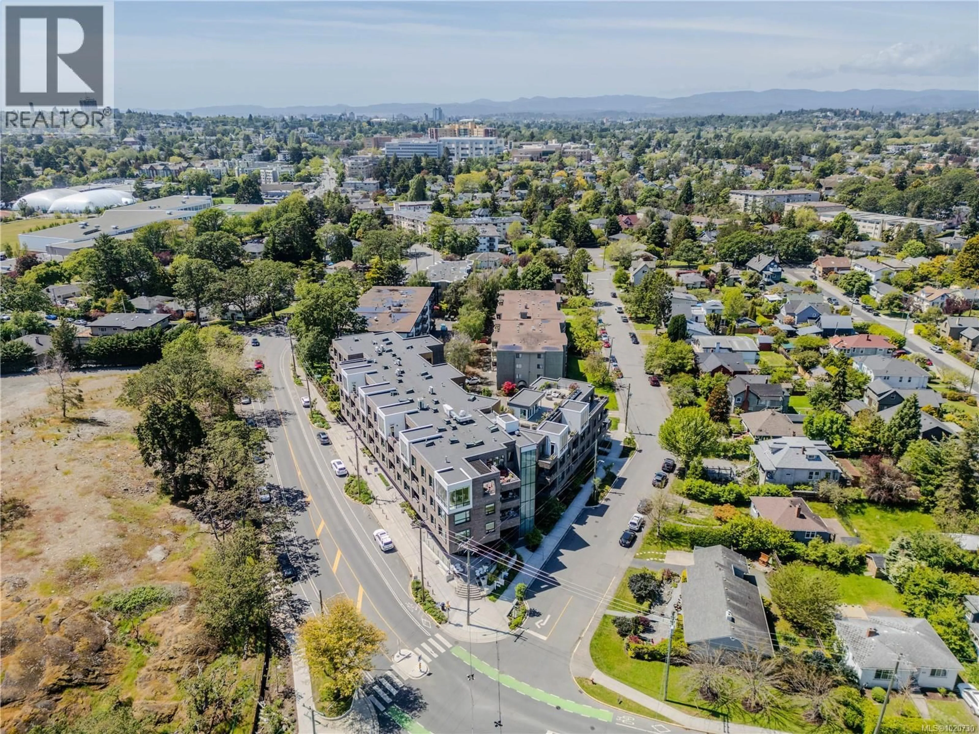 A pic from outside/outdoor area/front of a property/back of a property/a pic from drone, unknown for 407 - 2285 BOWKER AVENUE, Oak Bay British Columbia V8R2E2