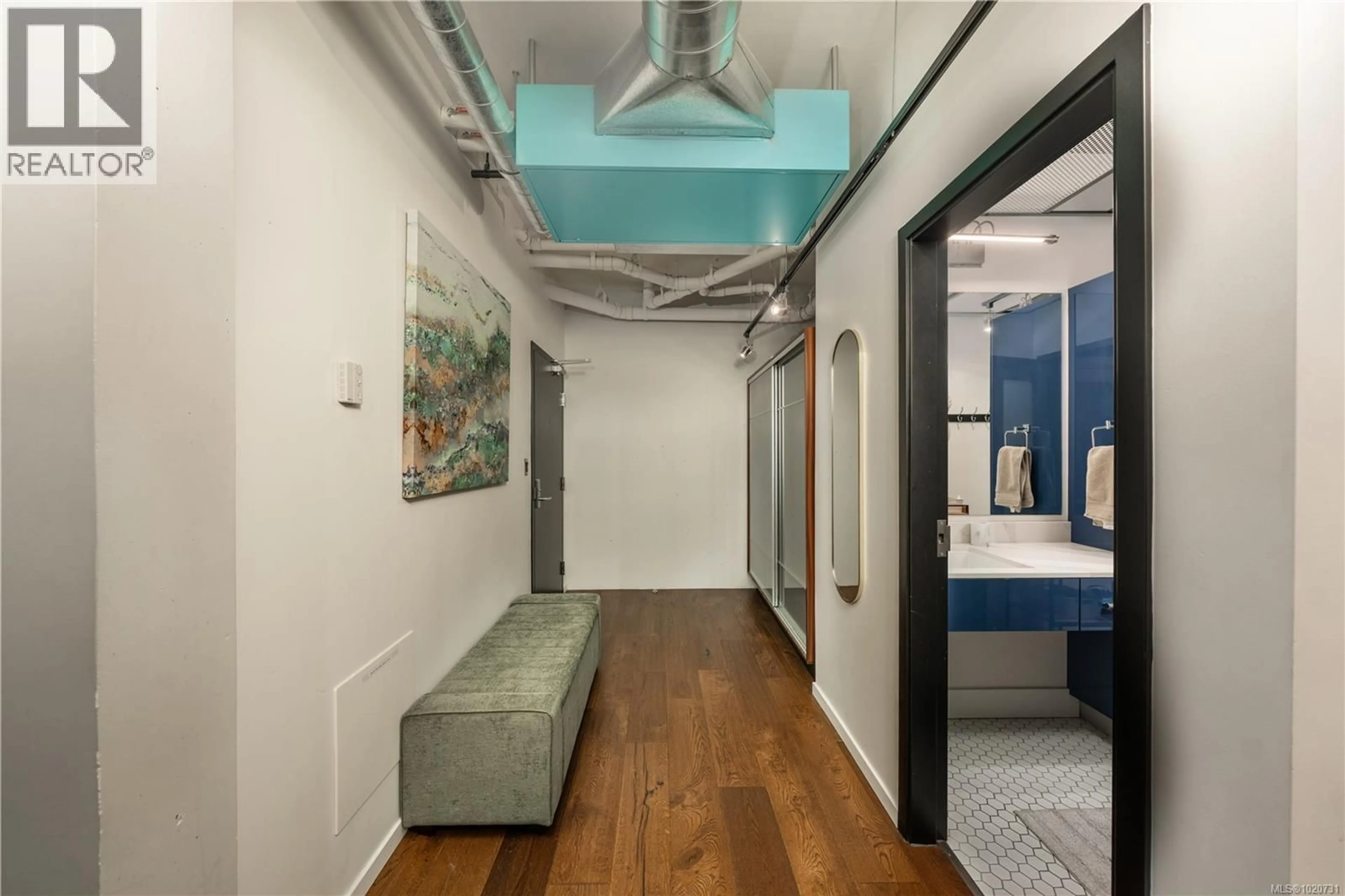 Indoor foyer for 216 - 1029 VIEW STREET, Victoria British Columbia V8V0C9