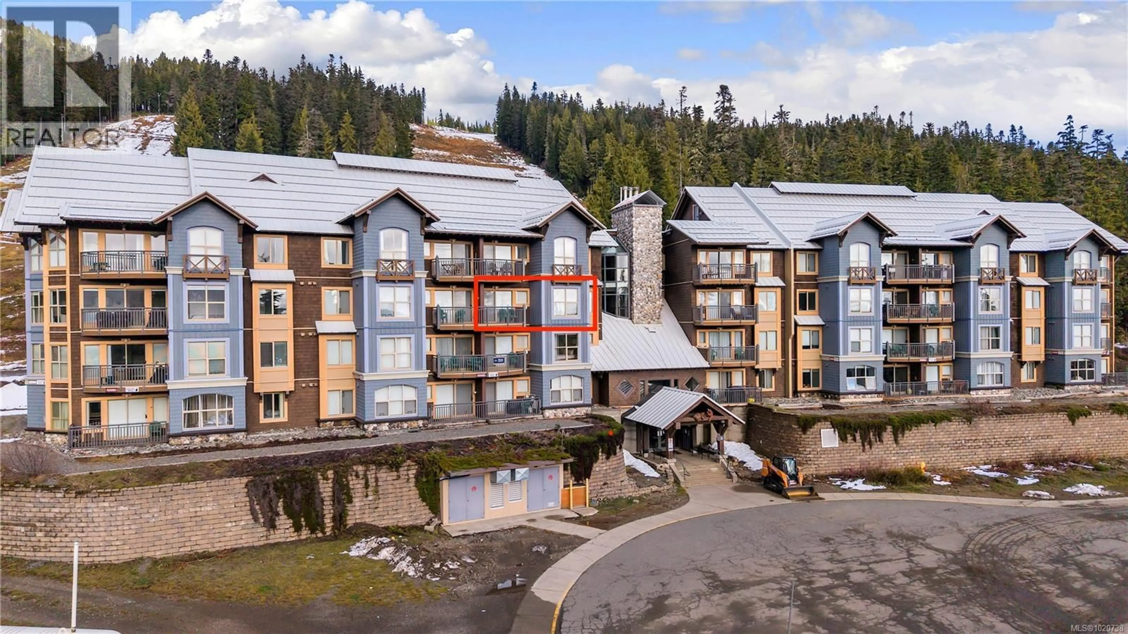 A pic from outside/outdoor area/front of a property/back of a property/a pic from drone, unknown for 301 - 1280 ALPINE ROAD, Courtenay British Columbia V9J1L0