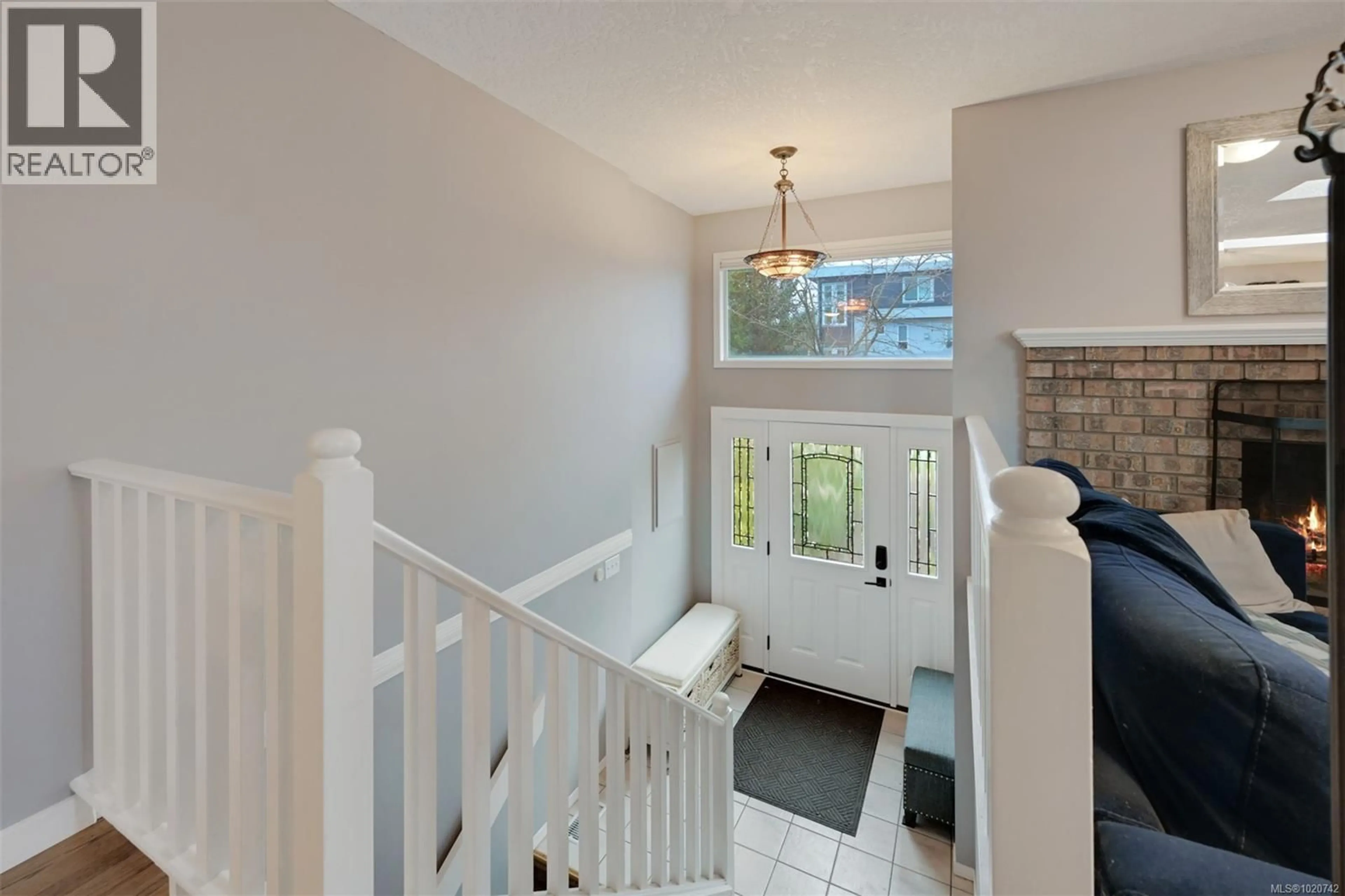 Indoor entryway for 2211 FORBES STREET, Victoria British Columbia V8R4B5