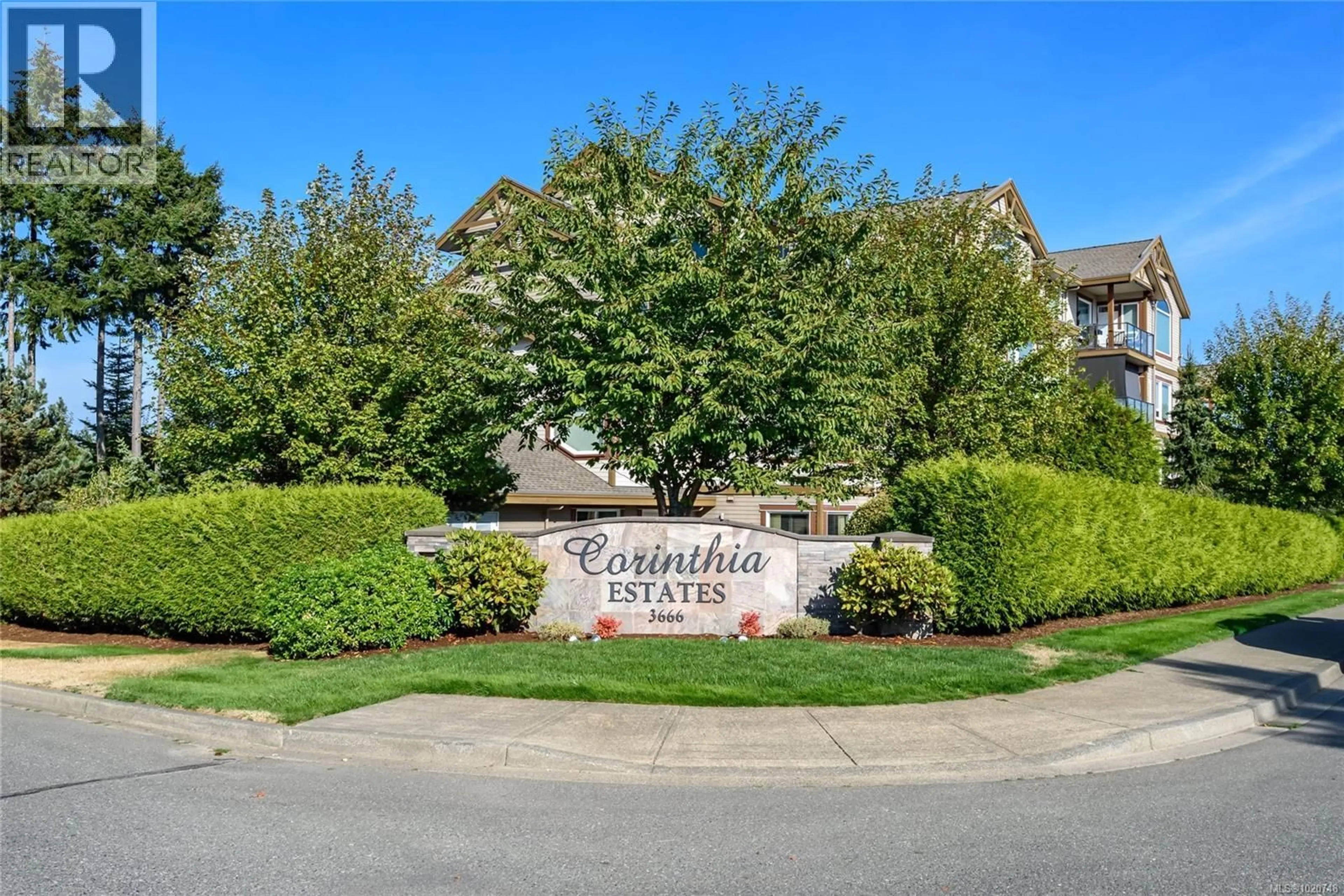 A pic from outside/outdoor area/front of a property/back of a property/a pic from drone, street for 641 - 3666 ROYAL VISTA WAY, Courtenay British Columbia V9N9X8