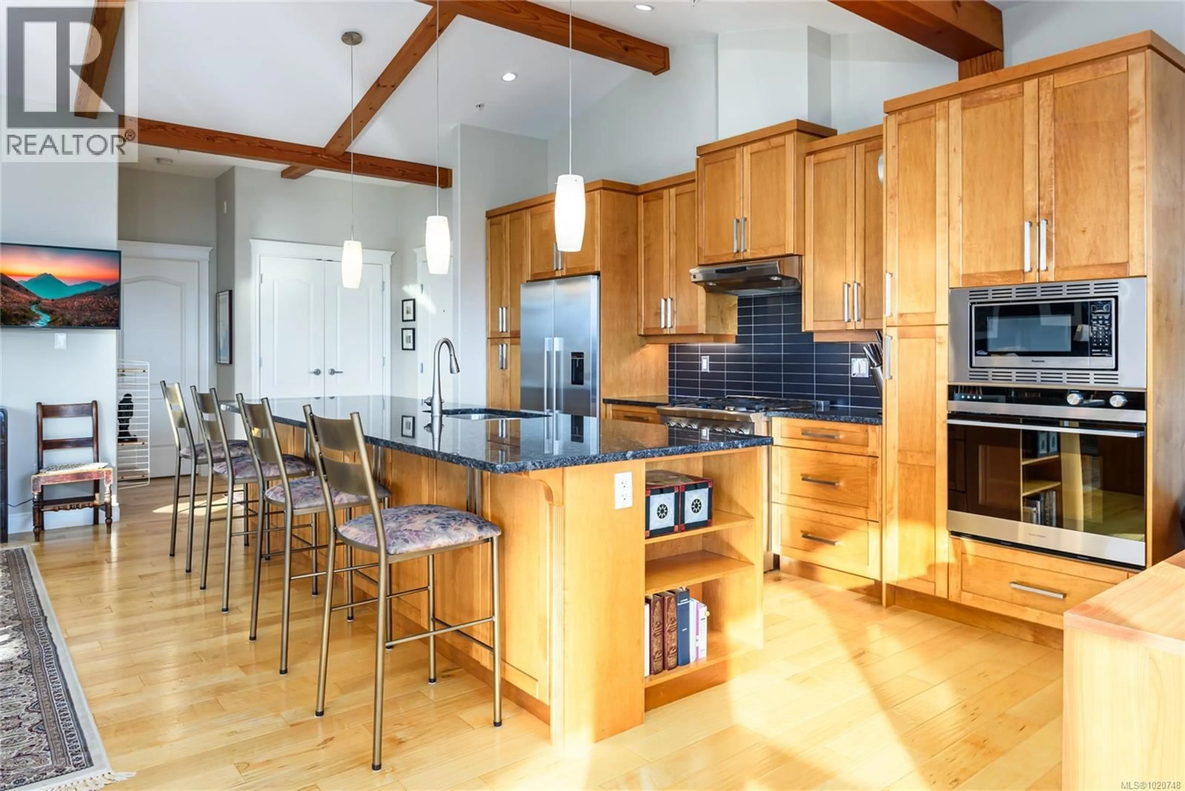 Contemporary kitchen, unknown for 641 - 3666 ROYAL VISTA WAY, Courtenay British Columbia V9N9X8